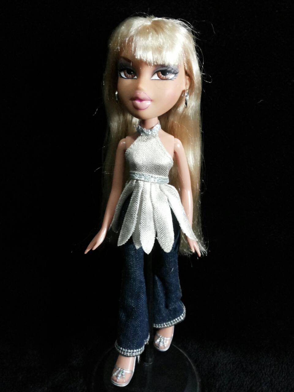 ฺBratz Forever Diamondz_Vinessa ตุ๊กตาแบรทส์แท้มือสองสภาพดี