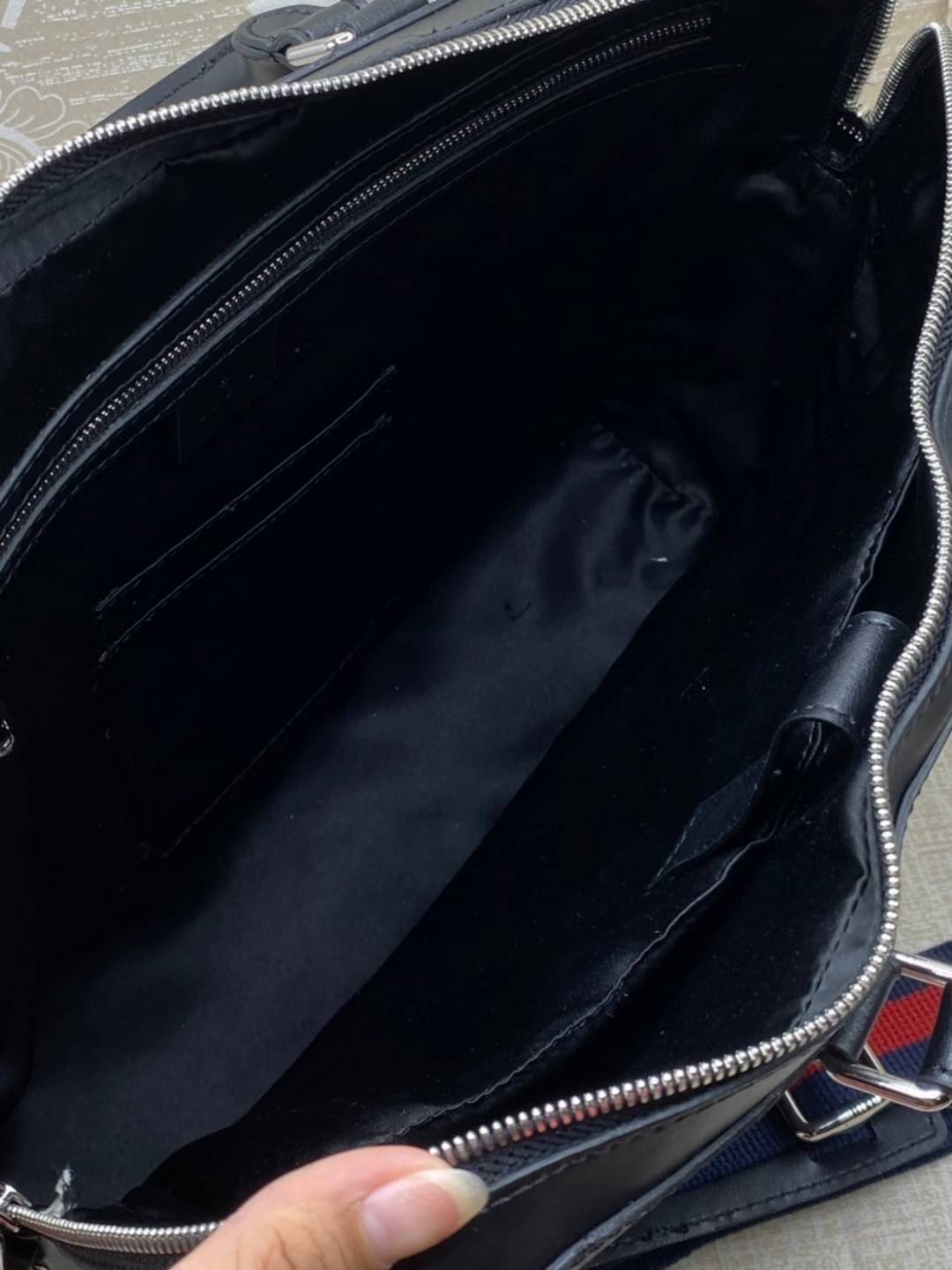 Gucci GG Supreme Briefcase พร้อมส่งที่ไทย ภาพสินค้าถ่ายจากงานจริง GG Supreme work bag with Web shoulder strap