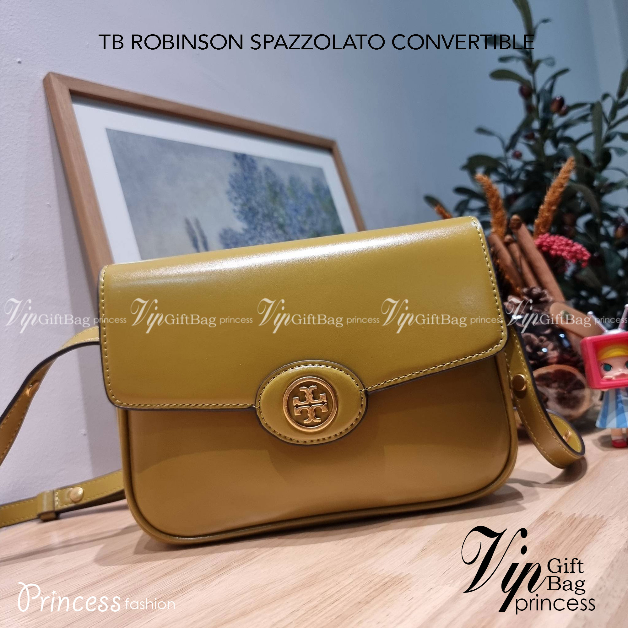 TORY BURCH ROBINSON SPAZZOLATO CONVERTIBLE SHOULDER BAG คอลเลคชั่นใหม่ สวยก่อนใคร ในราคาสุดคุ้ม! กับกระเป๋าสะพายไหล่ ดีไซน์สุดหรู หนังแก้วเงาสวยคม สีผู้ดี รูปทรงใช้งานได้ทุกลุค