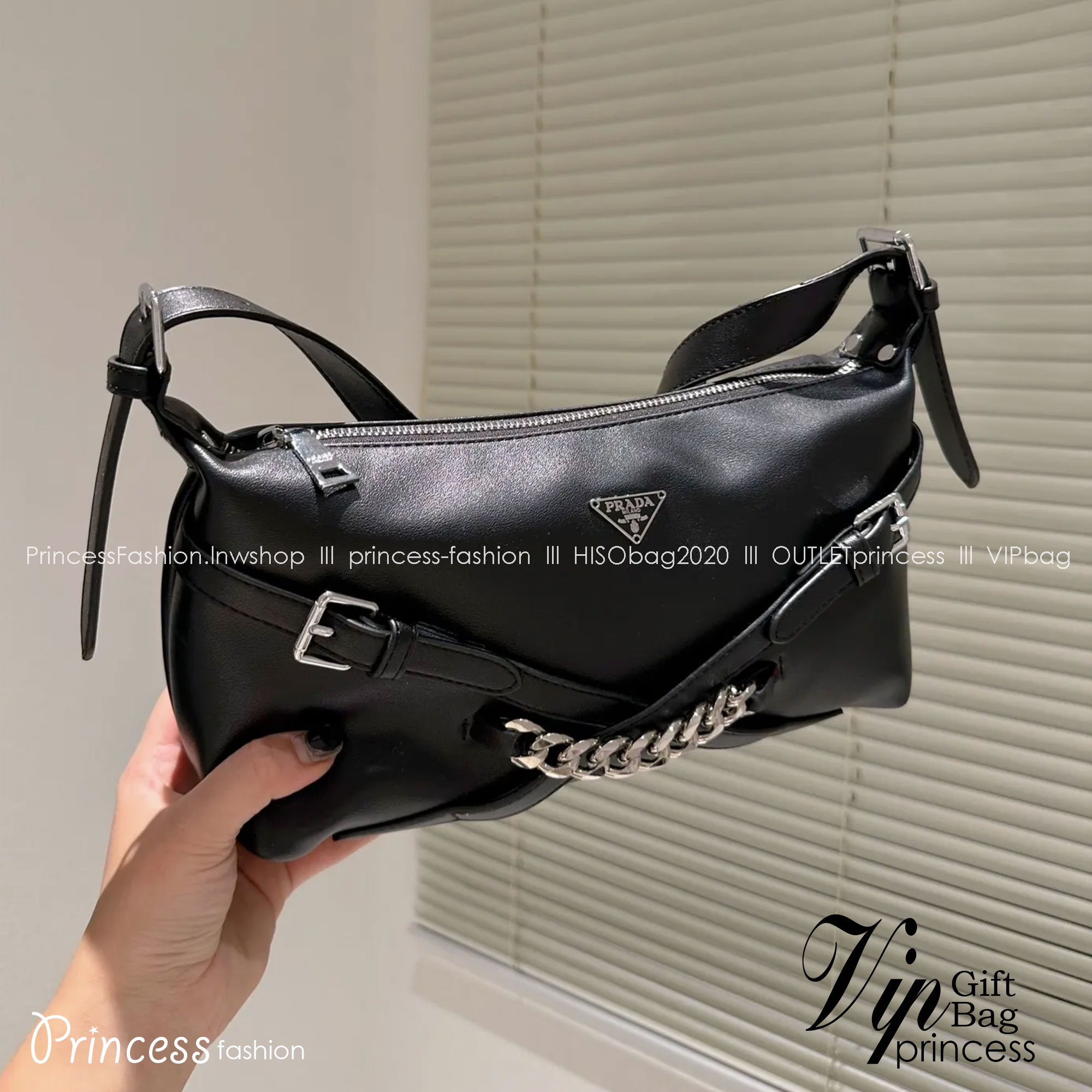 PRADA SHOULDER LEATHER BAG พร้อมส่งที่ไทย เข้าใหม่ สวยหนักมากก จำนวนจำกัดค่ะ! ดีไซด์สวยเก๋ ลุควินเทจ สามารถใช้ไปทำงานพกไปปาร์ตี้สุดเริ่ดไปเลยค่ะ