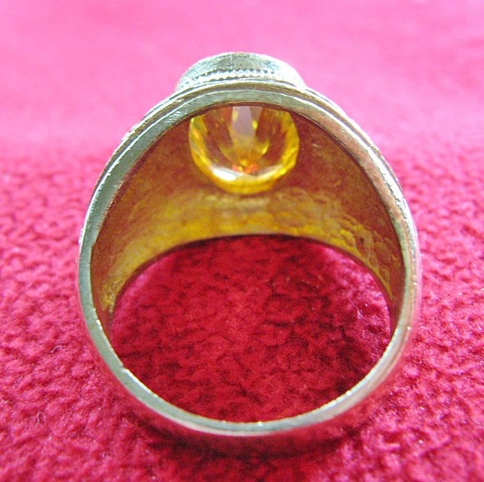 สินค้าหมดค่ะ แหวนพลอยบุษราคัมเนื้อทองเหลือง(เหมาะกับราศีพิจิก,คนเกิดปีวอก)แบบเล็กค่ะ