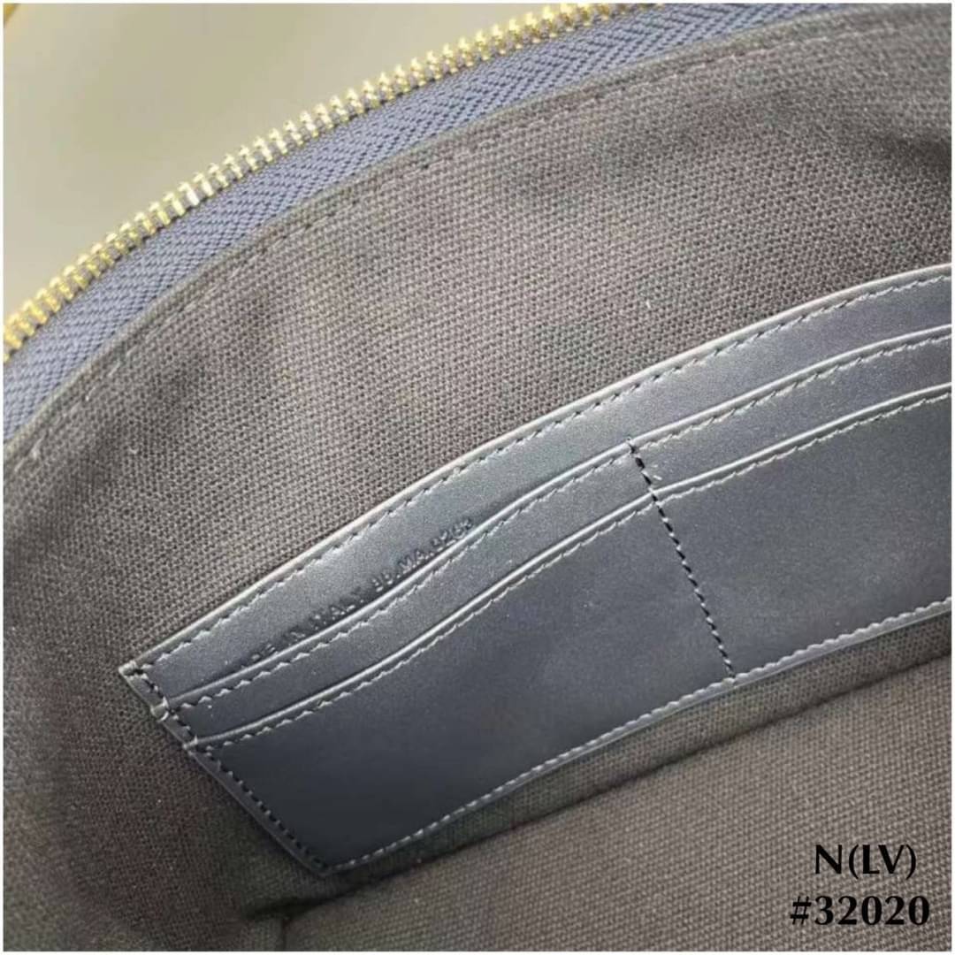 Diorstar hobo bag with chain strap กระเป๋าทรงโฮโบรุ่นใหม่ดีไซส์ทันสมัย พร้อมสายสะพายโซ่สลับหนัง ประดับเหรียญปั้มแบรนด์ รูปทรงใช้งานง่าย ได้ทั้งงานกลางวันและกลางคืน สวยหรู ดูดี มีระดับ