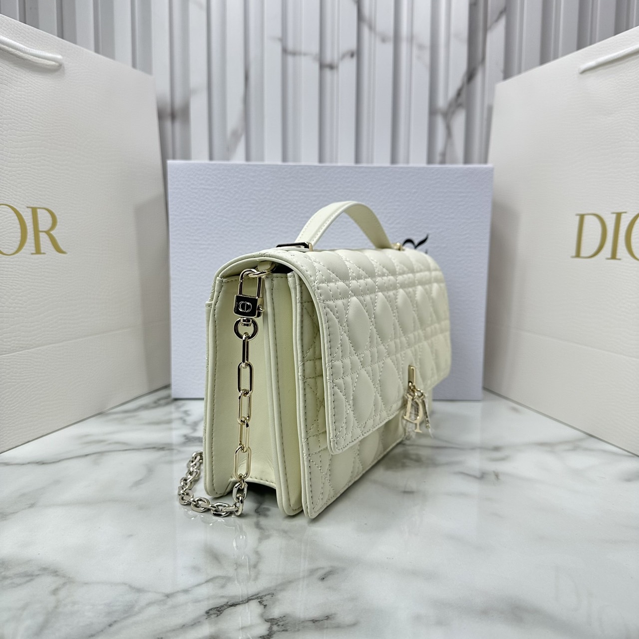 9.5" DIOR My Dior Mini Bag / Dior Clutch Bag กระเป๋าสะพายทรงคลัชทันสมัย หรูหราสง่างาม จะถือหรือสะพายก็ดูดีมีระดับ เกรดออริ 1:1 ใช้งานต่างประเทศได้