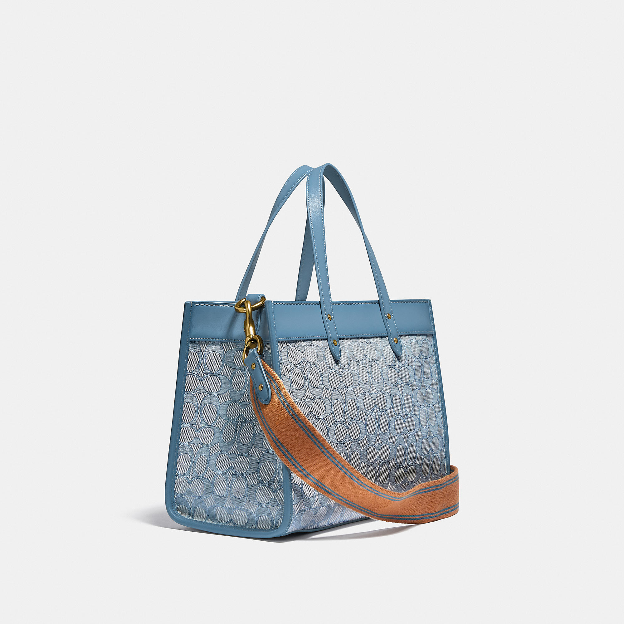 สวยๆ เคลียสต๊อค มีไม่มากจร้าา! COACH TOTE FIELD JACQUARD BAG ((C3282)) กระเป๋าหิ้ว//สะพายข้าง JacquardลายC+หนังแท้ สวยงามลงตัวมากๆค่ะ ปากกระเป๋าเปิดปิดแบบกระดุมแม่เหล็ก ภายในกว้าง สาวๆทีาสัมภาระเยอะบอกเลยเหมาะมากค่ะ