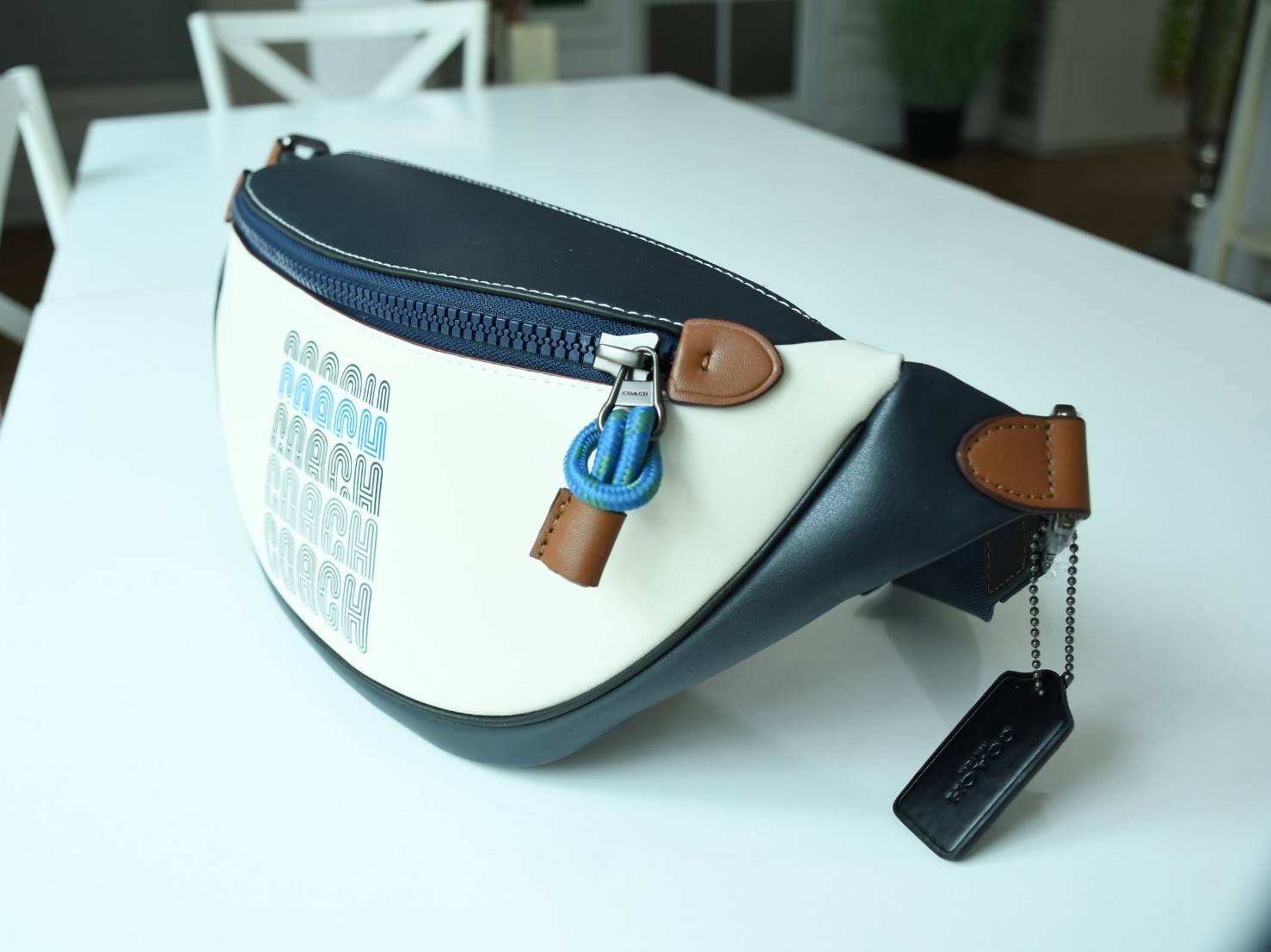 Coach F84711 Warren Mini Belt Bag In Signature Canvas กระเป๋าคาดอก คาดเอว ขนาดกำลังดี ใช้งานง่าย ใช้ได้ทั้งหญิงและชาย