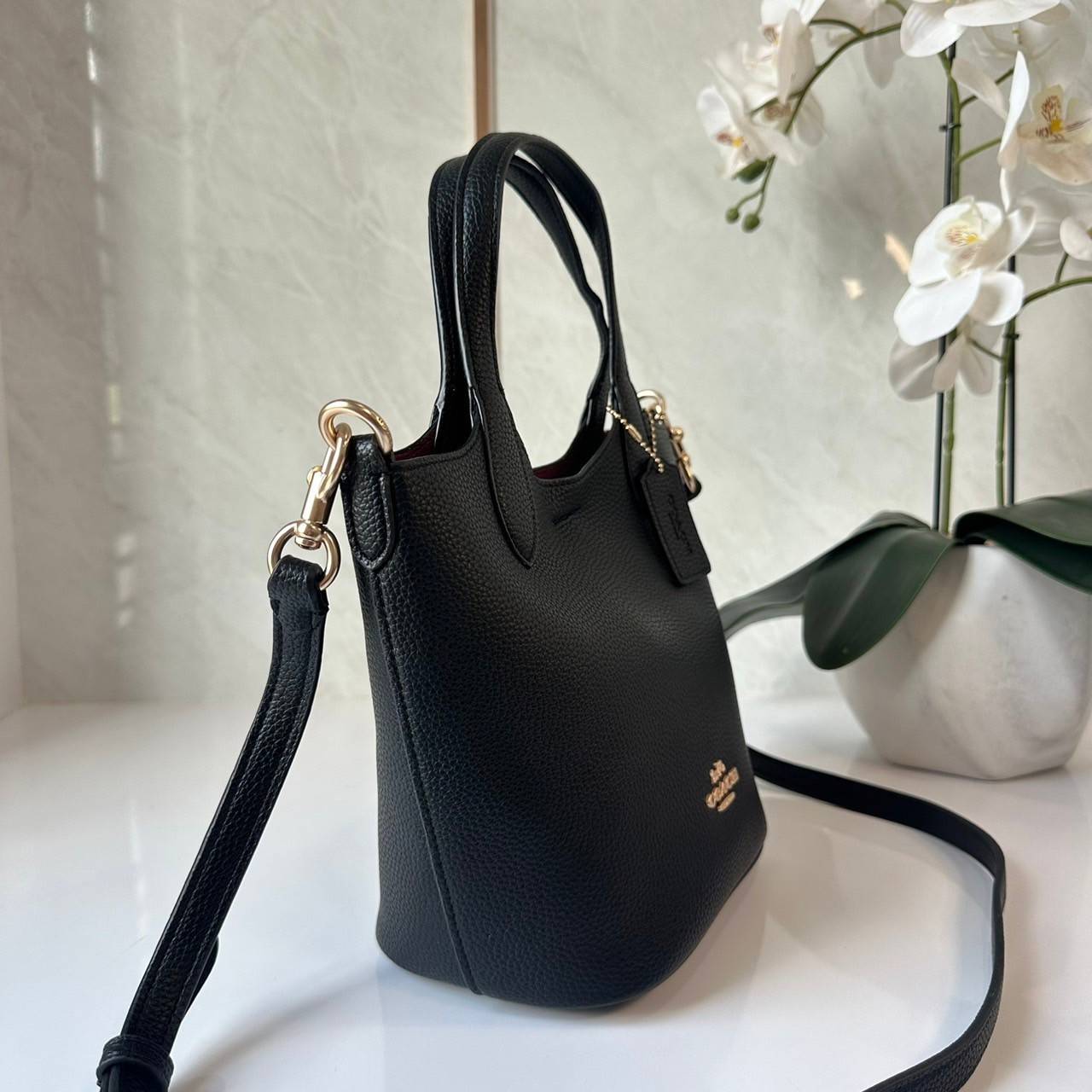 พร้อมส่ง 5 สี COACH HANNA BUCKET BAG กระเป๋าถือ/สะพายข้างทรงบักเก็ตรุ่นใหม่ดีไซน์เก๋น่ารัก เกรดท็อปออริ เกรดดีสุด สลับแท้ 1:1