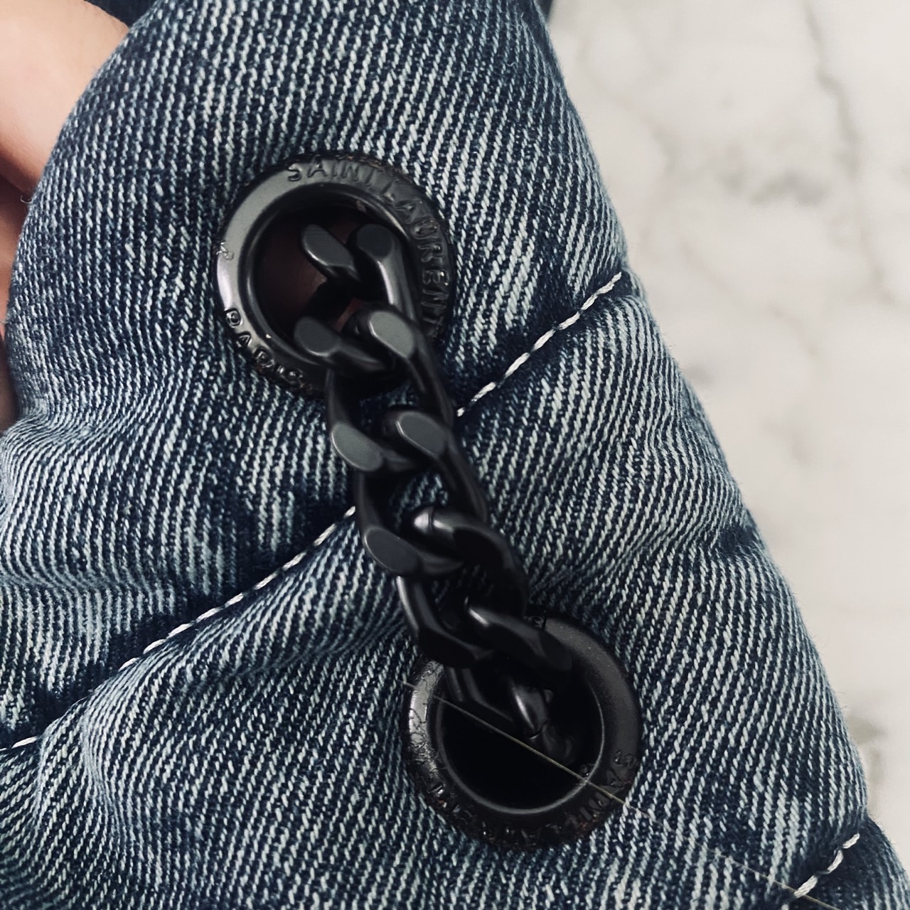 YSL Puffer denim shoulder bag กระเป๋าสะพายเดนิมฟอก สวยเท่ห์คลาสสิกลายเชฟล่อนเป็นเอกลักษณ์ รุ่นเดนิมยอดนิยม ทรงสวย ใช้ได้บ่อยไม่มีเบื่อ ดีไซน์เรียบหรู