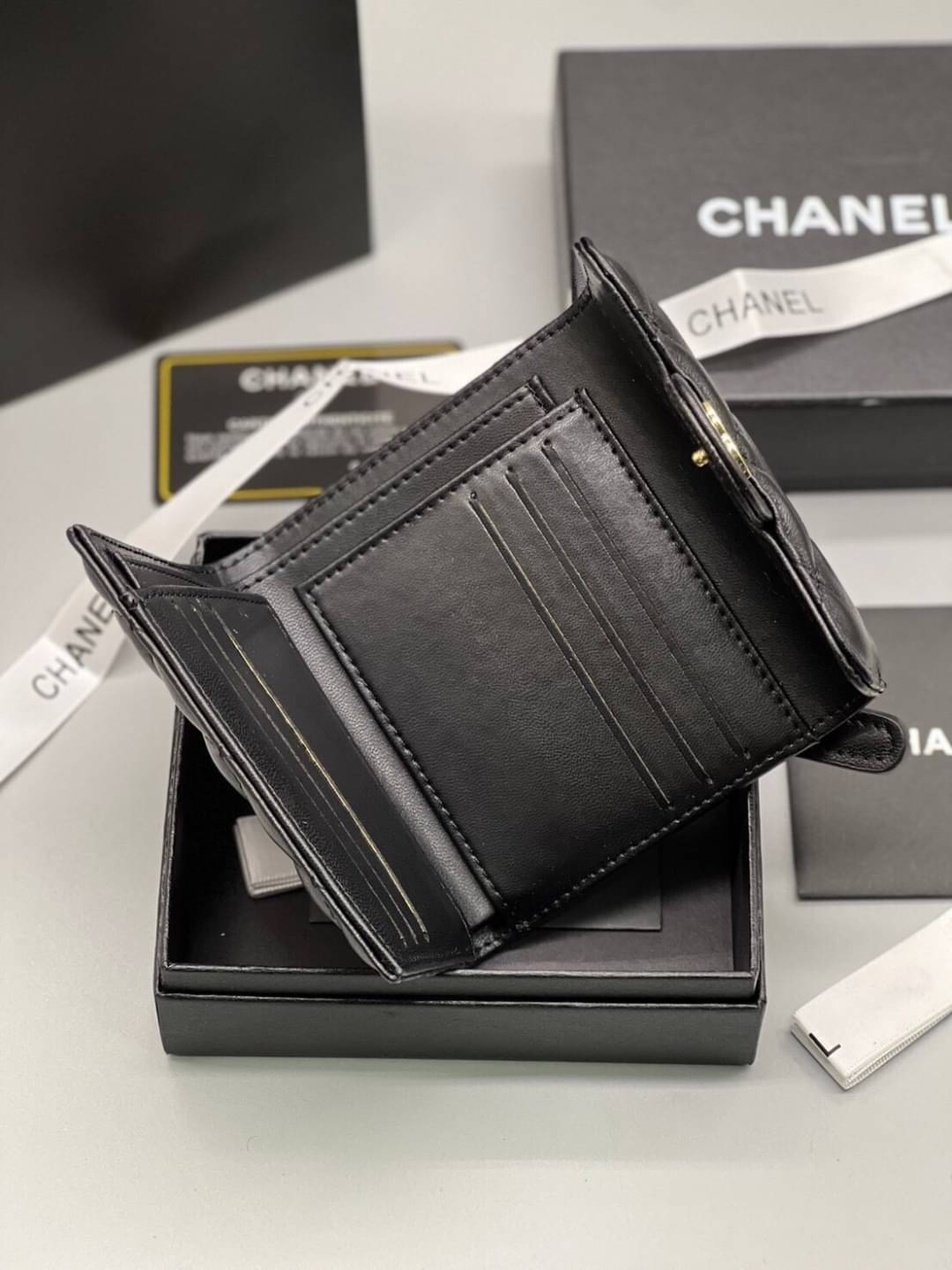 CHANEL Wallet Tri-fold Caviar / Chanel Short Wallet หนังเรียบ กระเป๋าสตางค์ชาแนลใบสั้น เกรดออริจินอล ภาพถ่ายจากงานขายจริง ใช้งานต่างประเทศได้