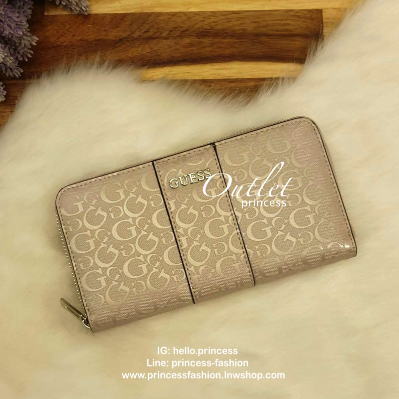 GUESS FACTORY WOMEN'S ZIP AROUND LONG WALLET กระเป๋าสตางค์หนังทรงซิปรอบลาย G ด้านหน้าติดโลโก้แบรนด์ด้วยโลหะสวยหรู ภายในมีช่องใส่ธนบัตร ช่องใส่บัตรหลายช่อง มีช่องซิปใส่เหรียญ สามารถใส่ไอโฟนพลัสได้ มีให้เลือกถึง 5 สี สวยคุ้ม น่าใช้มากๆค่า