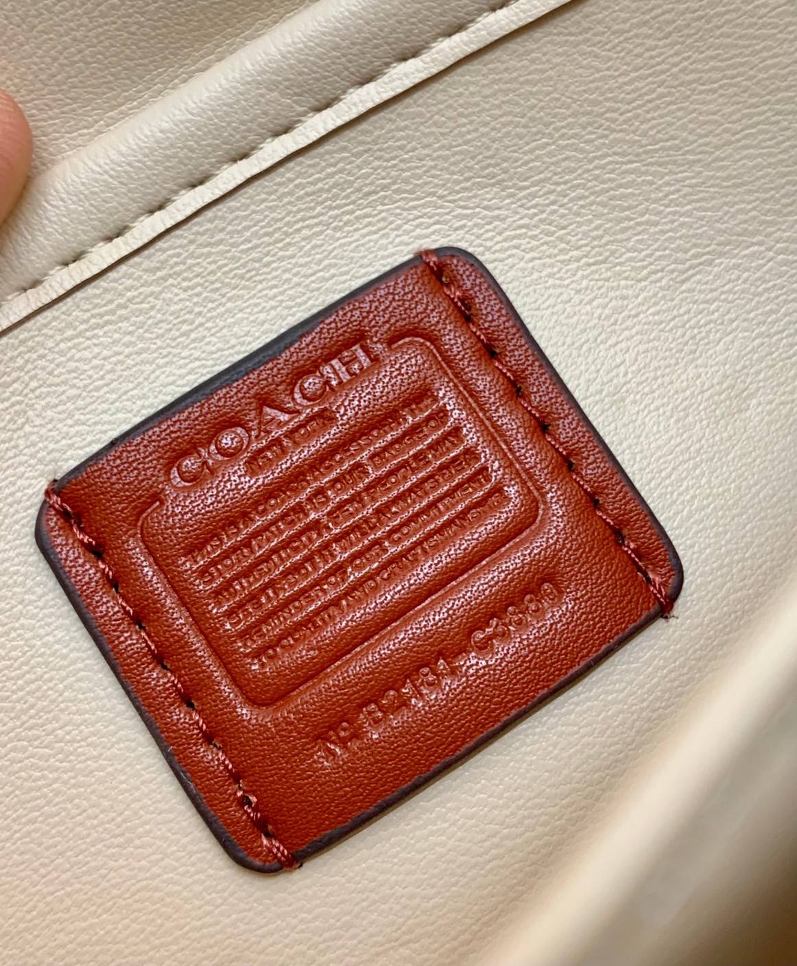 รุ่นใหม่ล่าสุด ได้ไปไม่ผิดหวังแน่นอนจ้าา😁COACH PILLOW TABBY SHOULDER BAG 18 ((C3880)) พร้อมส่งที่ไทย คุณภาพเกินราคา! กระเป๋าหิ้ว//สะพายแบบครอสบอดี้ร์ 🔺หนัง nappa หนานิ่ม นุ่มมากๆ รุ่นใหม่ล่าสุดค่ะ! พร้อมโลโก้รุ่นใหม่ด้วยเช่นกัน เพิ่มความหร