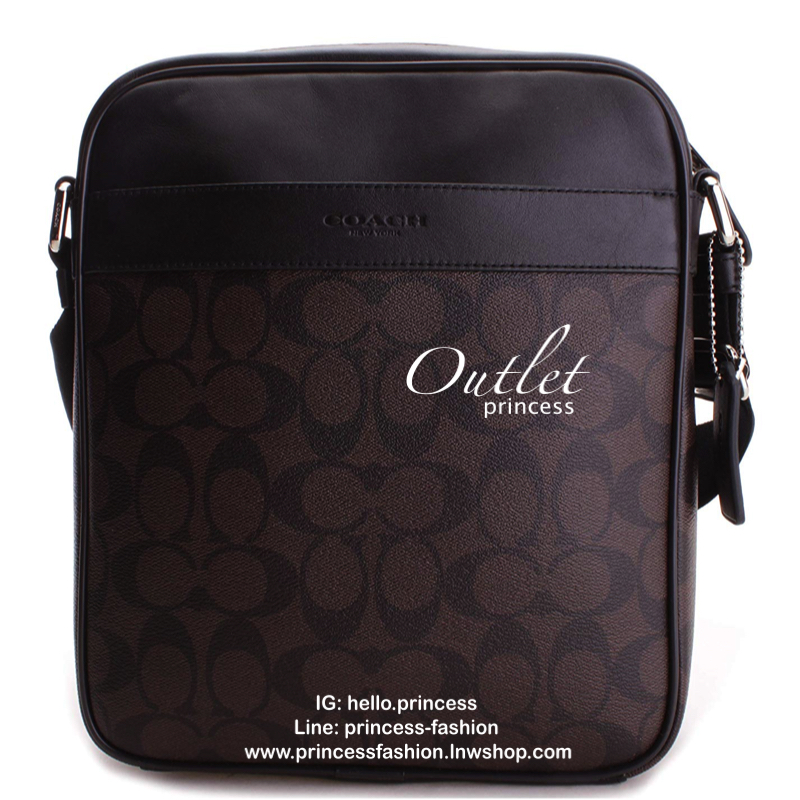 Coach Men crossbody bag Best seller! กระเป๋าข้างรุ่นยอดฮิตของคุณผู้ชาย วัสดุหนังลาย signature brand รอบใบ ด้านหน้ามี logo brand มีช่องหน้าหลัง ช่องหลักเปิดปิดด้วยซิป ใส่ wallet ยาว mini iPad ได้ มีช่องซิปเล็ก สายสะพายยาสปรับได้ค่ะ