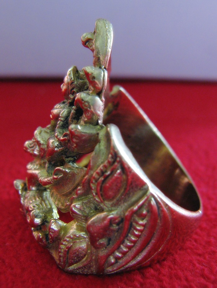 สินค้าหมดค่ะ แหวนพระนารายณ์ทรงครุฑแบบเล็ก เนื้อทองเหลือง เหนือเศียรพระนารายณ์มีพญานาค 7 เศียร มีอำนาจ คุ้มครองป้องกันค่ะ