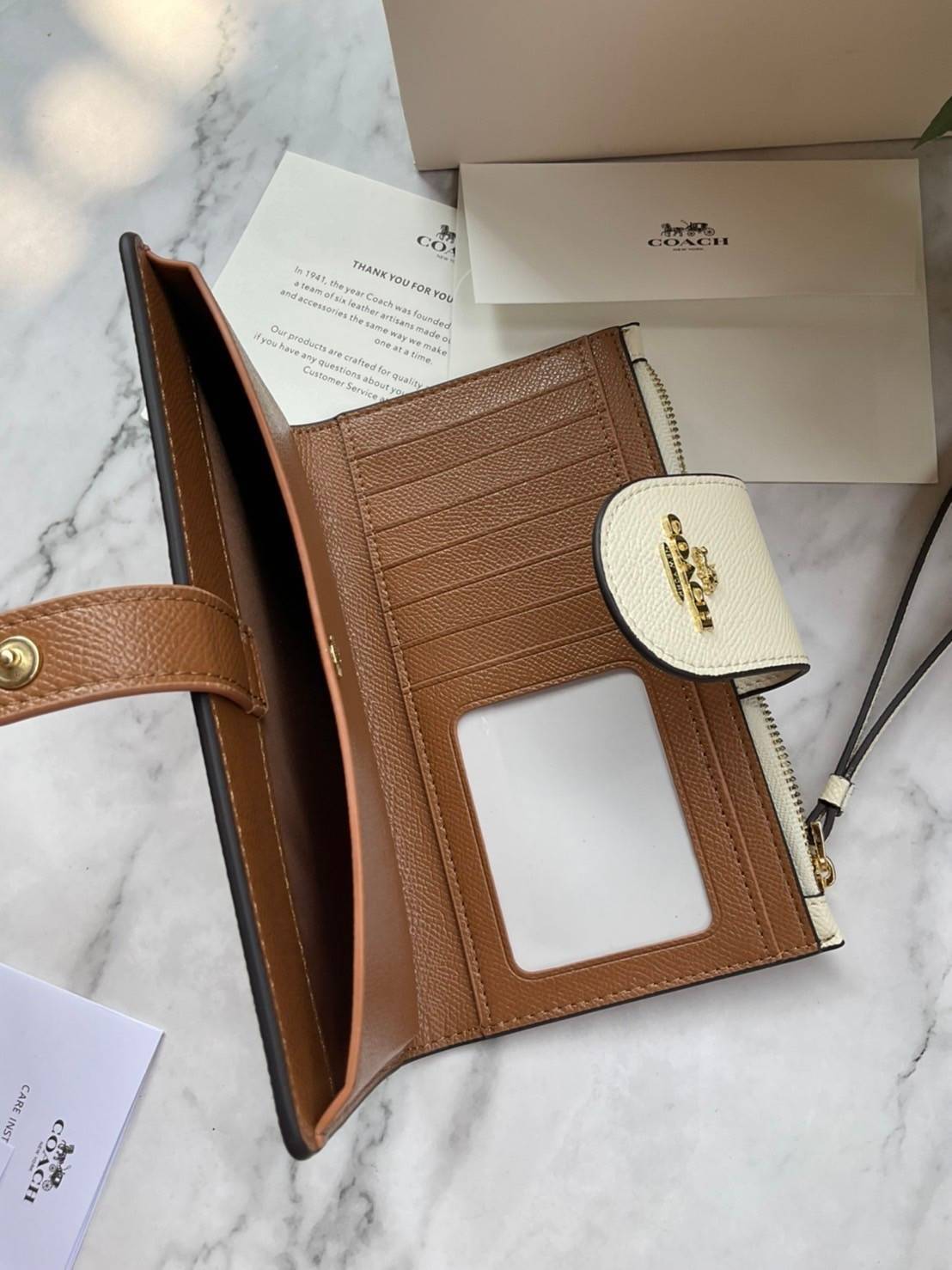 COACH TECH WALLET (COACH C2869) New Coach กระเป๋าสตางค์ใบยาวรุ่นใหม่ ใส่โทรศัพท์ได้ด้วยน๊า!! คอลเลคชั่นสวยหรู