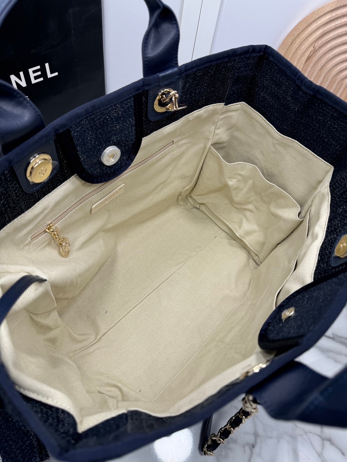 ORI หนังแท้ | Chanel Deauville Tote Bag กระเป๋าสะพายทรงโท้ทช้อปปิ้ง ใบใหญ่ ภายในโล่งกว้าง จุของได้เยอะ