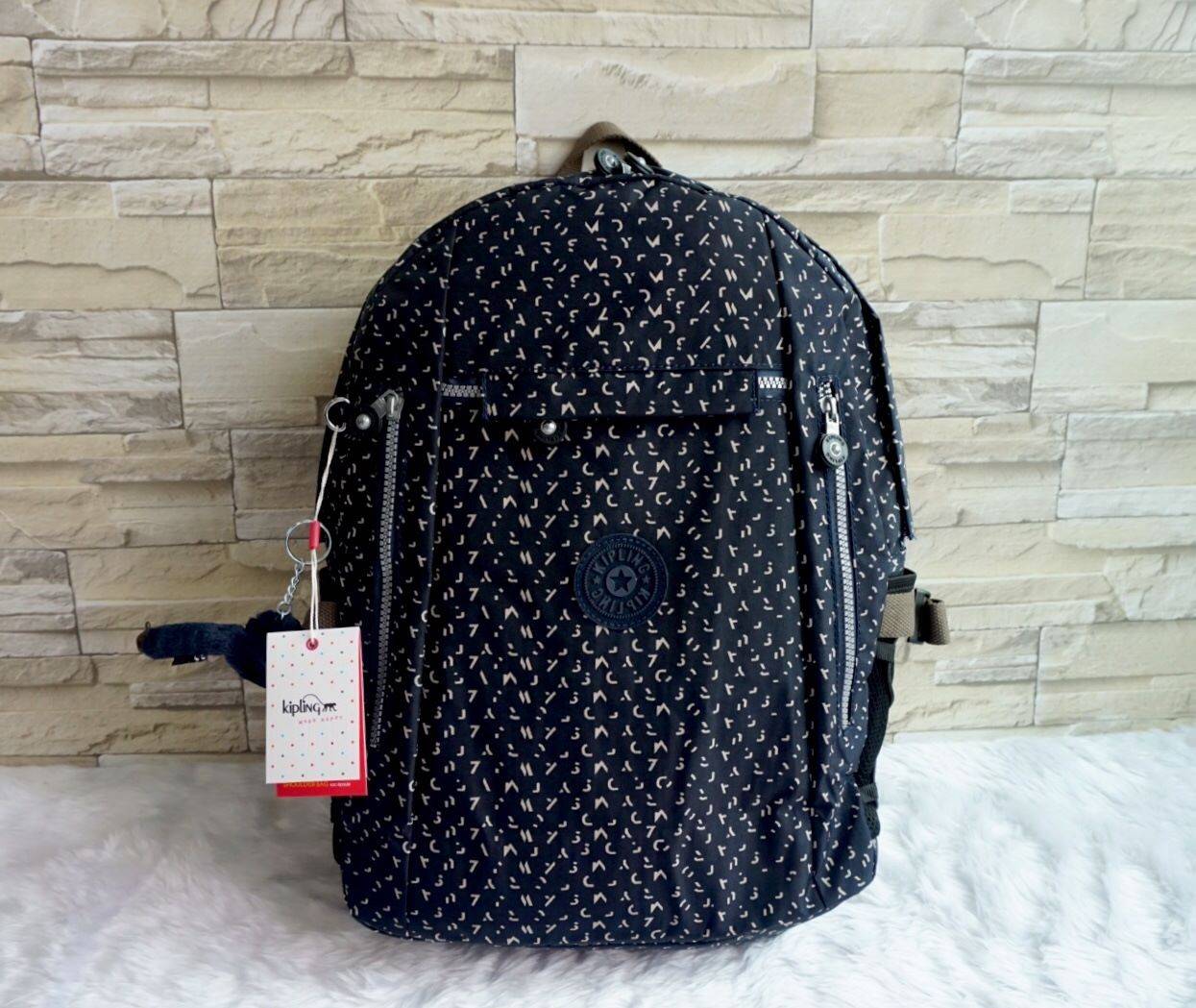 KIPLING BACKPACK K502 กระเป๋าเป้สะพายใบใหญ่ จุของได้เยอะมากๆ วัสดุ nylon + polyestor% กันน้ำ ด้านหน้ามี ช่องใส่ของจุกจิก ช่องซ้ายขวา ช่องหลักเปิดปิดด้วยซิป ภายในแบ่งเป็นสัดส่วย มีช่องแยกใส่ Laptop ใบขี้ขะได้เยอะ จะใช้ไปเรียน ไปนิมหรือท่องเที่ยวก็ตอยโจทย์ค