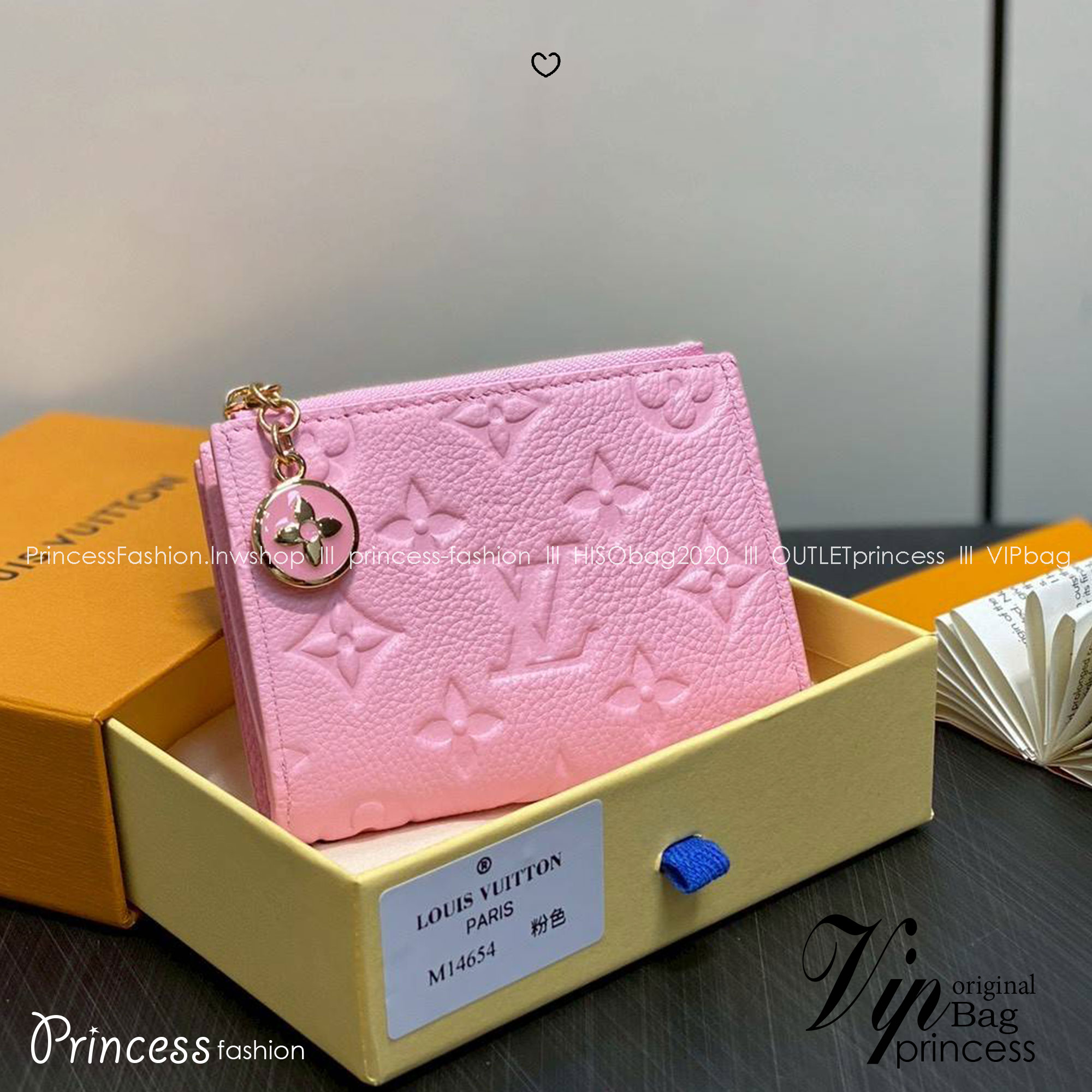 VIP หนังแท้ | LV Lisa wallet Cotton Candy งานหนังวัวแท้ นิ่ม หอม กระเป๋าสตางค์รุ่น Lisa Monogram Empreinte สีสันสดใส เฉลิมฉลองให้กับความเลอค่าที่สืบทอดจากรุ่นสู่รุ่นของเมซง เติมลูกเล่นสนุกสนานลงตัว สีสันสะดุดตาพกพาในกระเป๋าใบเล็กหรือกระเป๋าคลัทช์ได้สะดวก