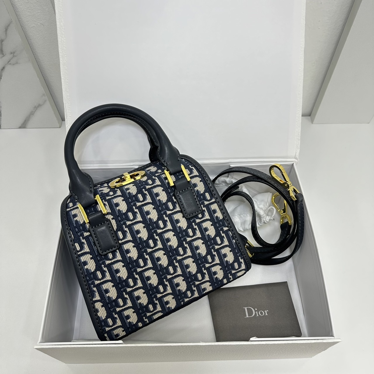 DIOR SMALL BOSTON BAG Blue Oblique Embroidery / DIOR Box Bag กระเป๋าสะพายทรงกล่อง New for Winter 2023 คอลผู้ดี สวยหรู ตอบโจทย์และแมทช์ได้กับทุกลุคทุกสไตล์