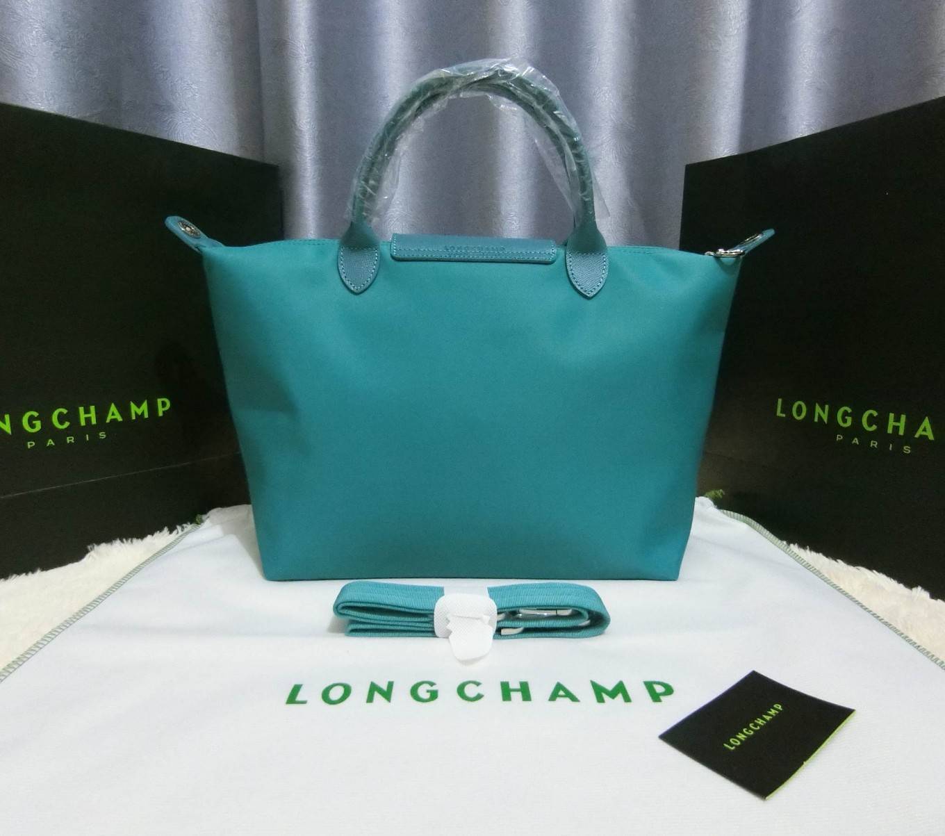 Longchamp Le Pliage Neo Size M สินค้าใหม่ ของแท้เท่านั้น!!เป็นล็อตผลิตเกินออเดอร์จากโรงงาน มาพร้อมการ์ด/ถุงผ้าแบรนด์/ถุงกระดาษแบรนด์ size M