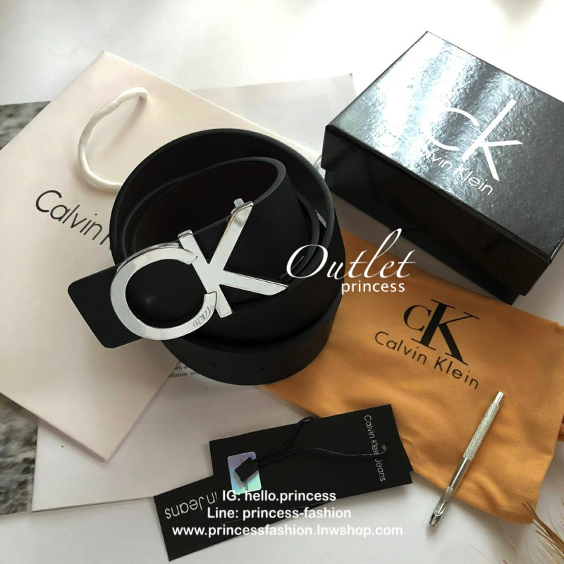 Calvin Klein Belt อุปกรณ์ : มาพร้อมที่เจาะรูเข็มขัด + ถุงผ้าแบรนด์ + ถุงกระดาษแบรนด์ + กล่องแบรนด์