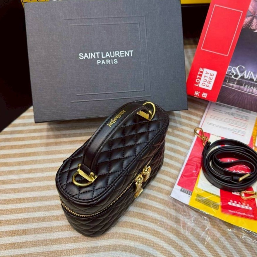 YSL gaby vanity bag กระเป๋าถือ/สะพาย ใส่เครื่องสำอางค์ ทรงกล่องสวย ที่สามารถใช้เป็น everyday bag สะพายได้ทุกวัน พลาดไม่ได้เลยกับคอลสุดหรู