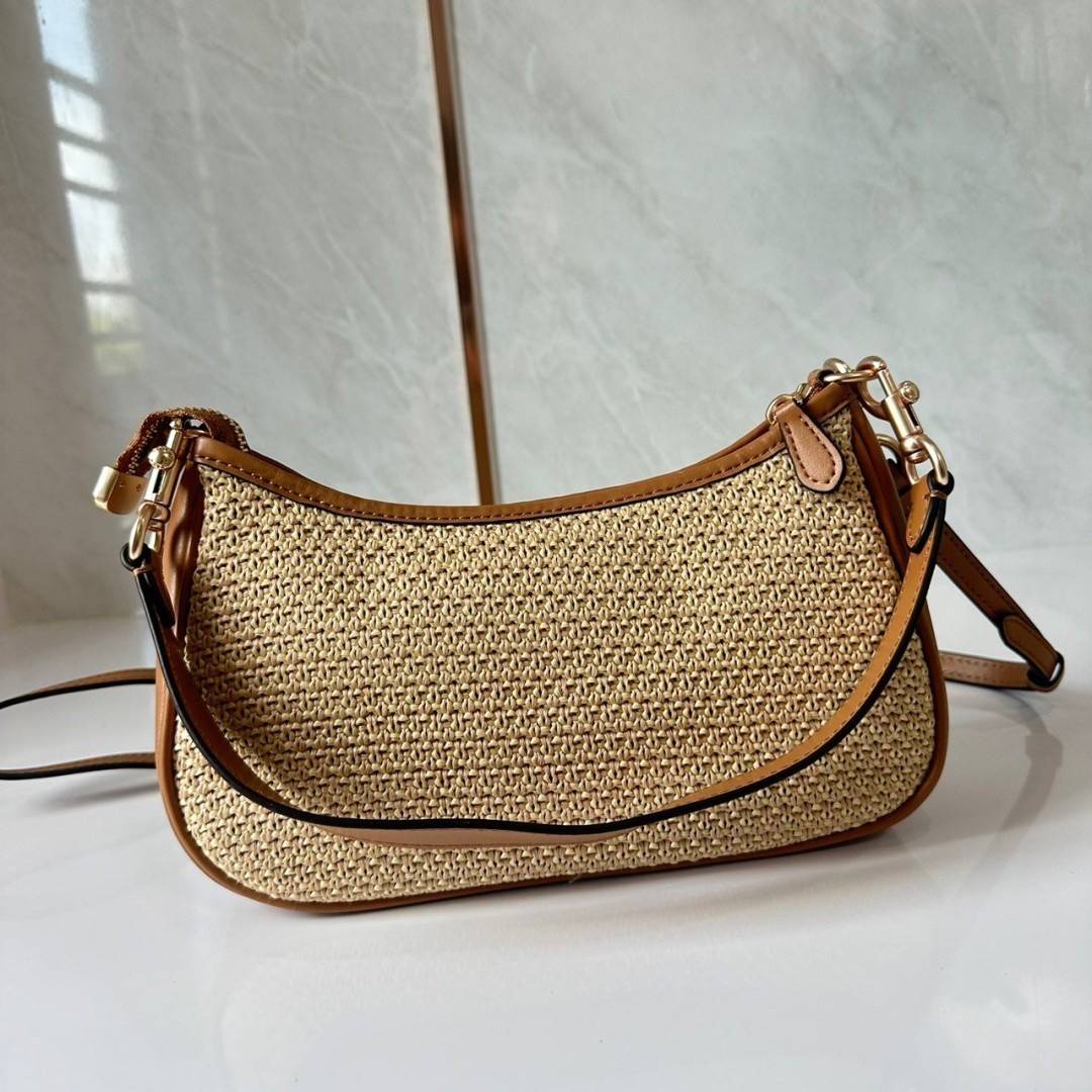 COACH TERI SHOULDER BAG (CR350) กระเป๋าทรงโฮโบ ทรงพอชดีไซน์ใหม่ เกรดท็อปออริ 1:1 สลับแท้ ใช้งานต่างประเทศได้