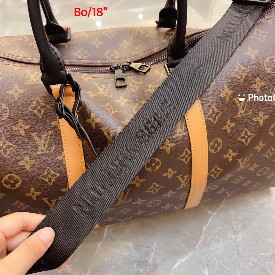 LV KEEPALL BANDOULIERE 45 Monogram / LV Travel Bag กระเป๋าเดินทางสุดคลาสสิค ทึ่ใครๆก็เฝ้ารอ ไอเท็มที่จะทำให้การเดินทางไม่ธรรมดาอีกต่อไป ด้วยดีเทลความเป็นเอกลักษณ์ เรียบแต่หรู