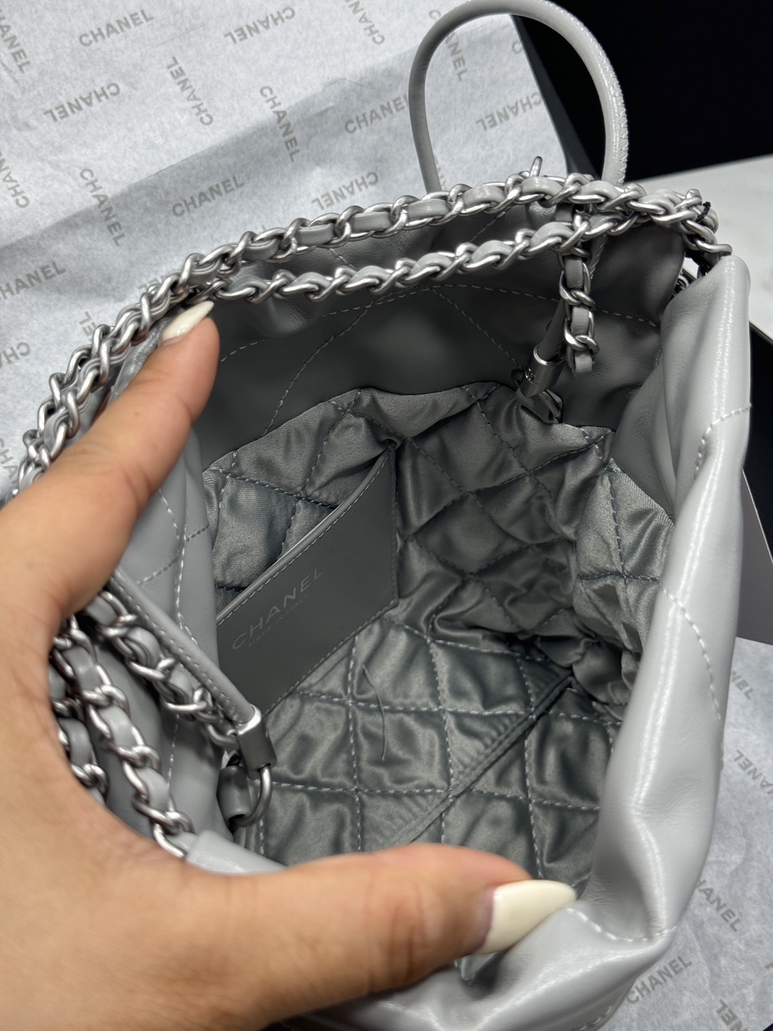 พร้อมส่ง 11 สี ORI หนังแท้ | CHANEL 22 Mini Handbag กระเป๋าสะพายสุดหรู รุ่นยอดนิยม 🤍 เกรดออริจินอล หนังแท้ ภาพถ่ายจากงานขายจริง ใช้งานต่างประเทศได้