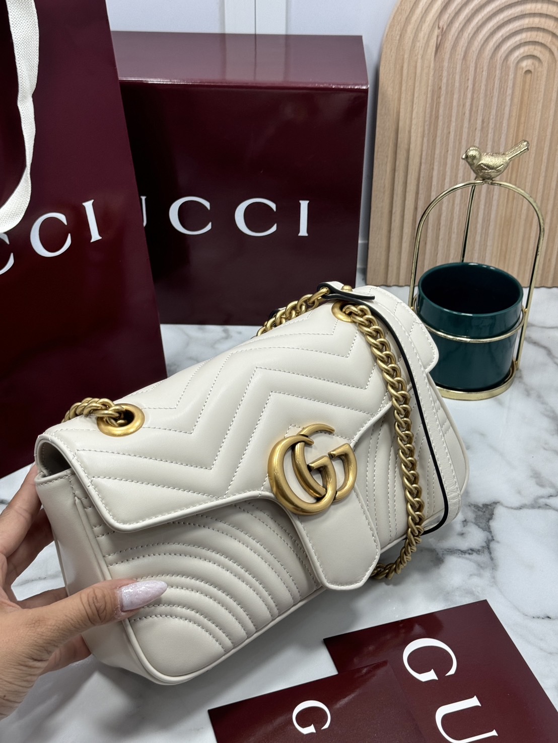 ORI | หนังแท้ GG Marmont small shoulder bag กระเป๋าสะพายข้างรุ่นคลาสสิค ดูแพง อัพลุคได้สบายๆ ด้านหลังดีไซน์รูปหัวใจ