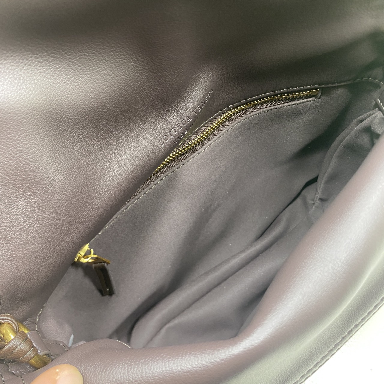 ORI หนังแท้ | Bottega Veneta Liberta Bag / BV Crossbody Bag กระเป๋าสะพายสุดชิค ดีไซน์เรียบหรูโดดเด่น 🤍 เกรดออริจินอล หนังแท้