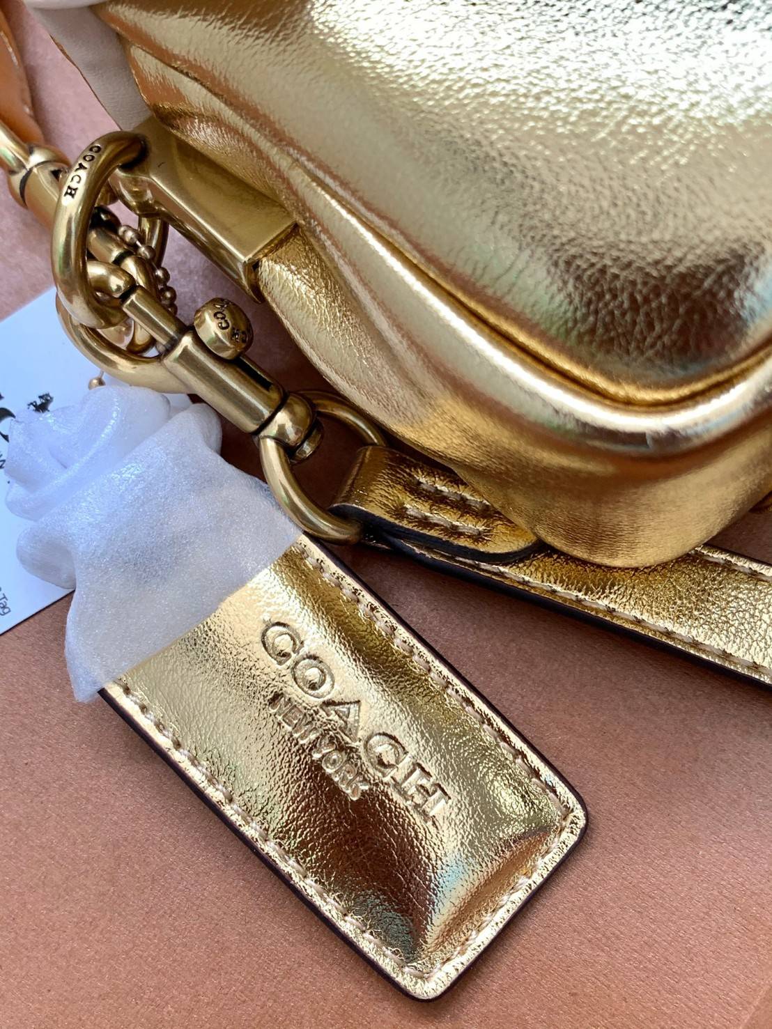 น้องสวยมากก สินค้าจริงสวยกว่าในรูป ไม่จกตาค่ะ! COACH PILLOW TABBY SHOULDER BAG 18 ((C3880)) 📣 พร้อมส่งที่ไทย คุณภาพเกินราคา! กระเป๋าหิ้ว//สะพายแบบครอสบอดี้ร์ 🔺หนัง nappa อย่างดี หนานิ่ม นุ่มมากๆ หลงรักน้องแน่นอน