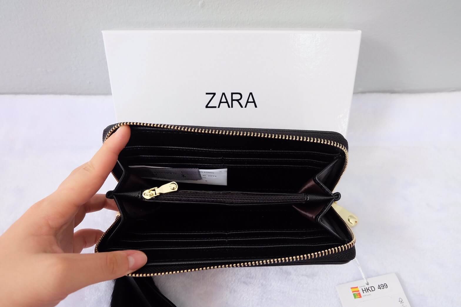 รุ่นขายดี รีสต้อคแล้วคะ! ZARA WALLET BAG กระเป๋าตังค์สีลูกกวาดแบรนด์ชั้นนำซาร่าวอลเลท ด้านในมี 3 ช่อง 1 ซิป แยกใส่ของจุกจิกได้ มีช่องใส่บัตรได้เยอะ อะไหล่ทอง พร้อมสายคล้องมือ ใส่ไอโฟน 6 ได้ค่า ห้ามพลาดเชียวน้า