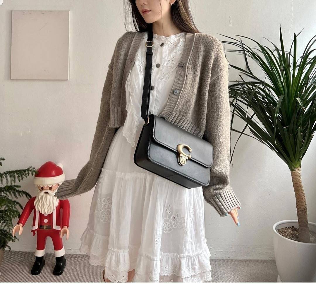 COACH STUDIO GLOVETANNED LEATHER SHOULDER BAG (C6641)🌺ห้ามพลาดเด็ดขาด!! สวยละมุน เรียบหรู ดูแพงสุดๆ!! //กระเป๋าถือ กระเป๋าสะพาย ดีไซน์เนี้ยบ! เฉียบมาก!// วัสดุหนังแท้ หนังเรียบเต็มใบ อยู่ทรง สวยมากๆ ดีเทลเรียบหรู ผู้ดีสุดๆ!// ด้านหน้าเปิด-ปิดด้วยต