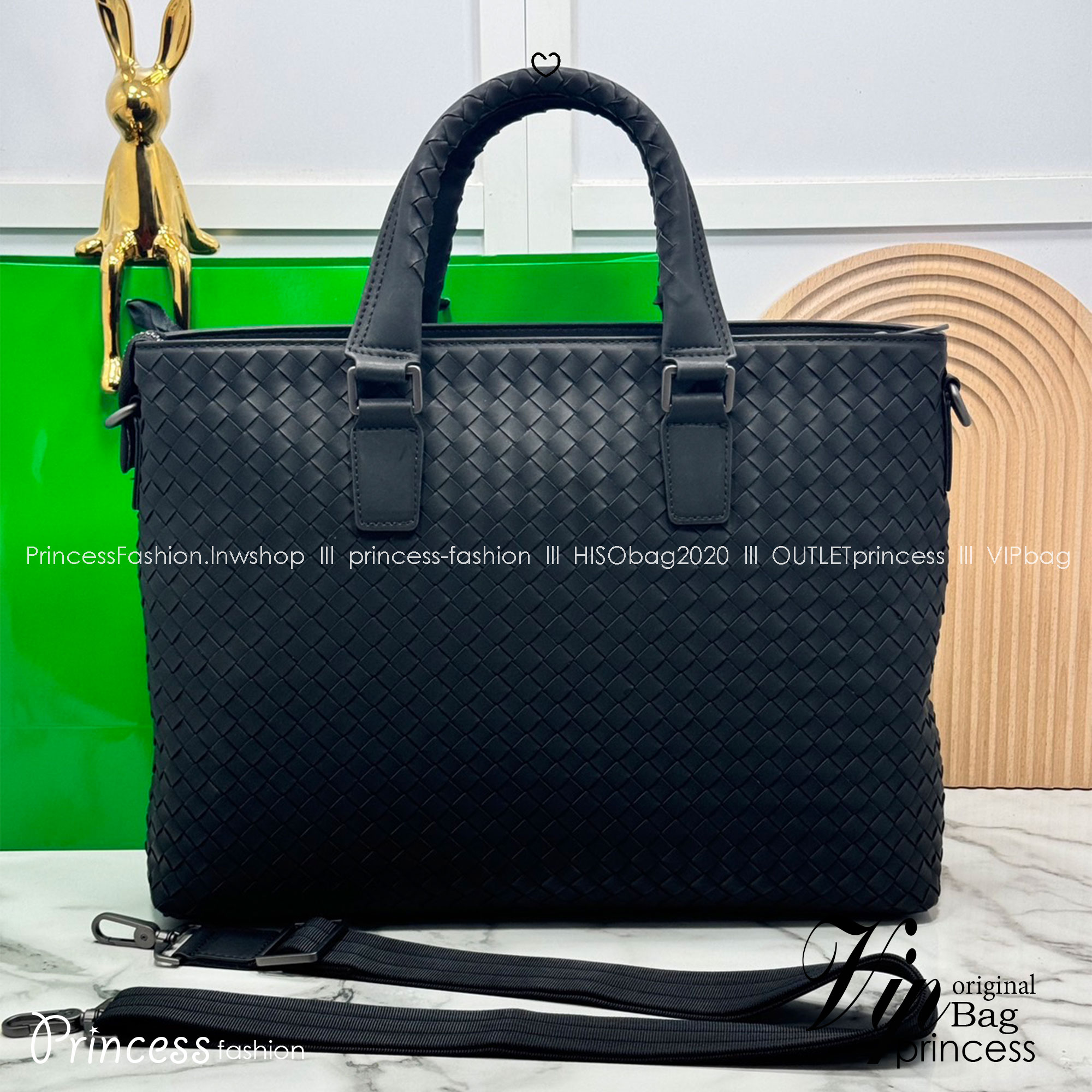 ORI หนังแท้ | Bottega Getaway Slim Intrecciato Leather Briefcase / Bottega Messenger Bag กระเป๋าใส่เอกสาร กระเป๋าทรงแมสเซ็นเจอร์ สวยเรียบหรูคลาสสิกเป็นเอกลักษณ์ โดดเด่นด้วยงานสานตาราง ดีไซน์เรียบง่าย แต่ดูแพง ไอเท็มสุดปัง!!
