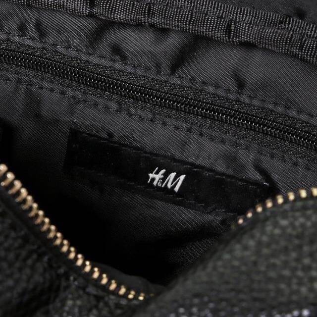 กระเป๋าสะพาย H&M รุ่น cross body bag มี 4 สี : ดำ , ชมพูนู๊ด , เหลือง , มิ้นท์