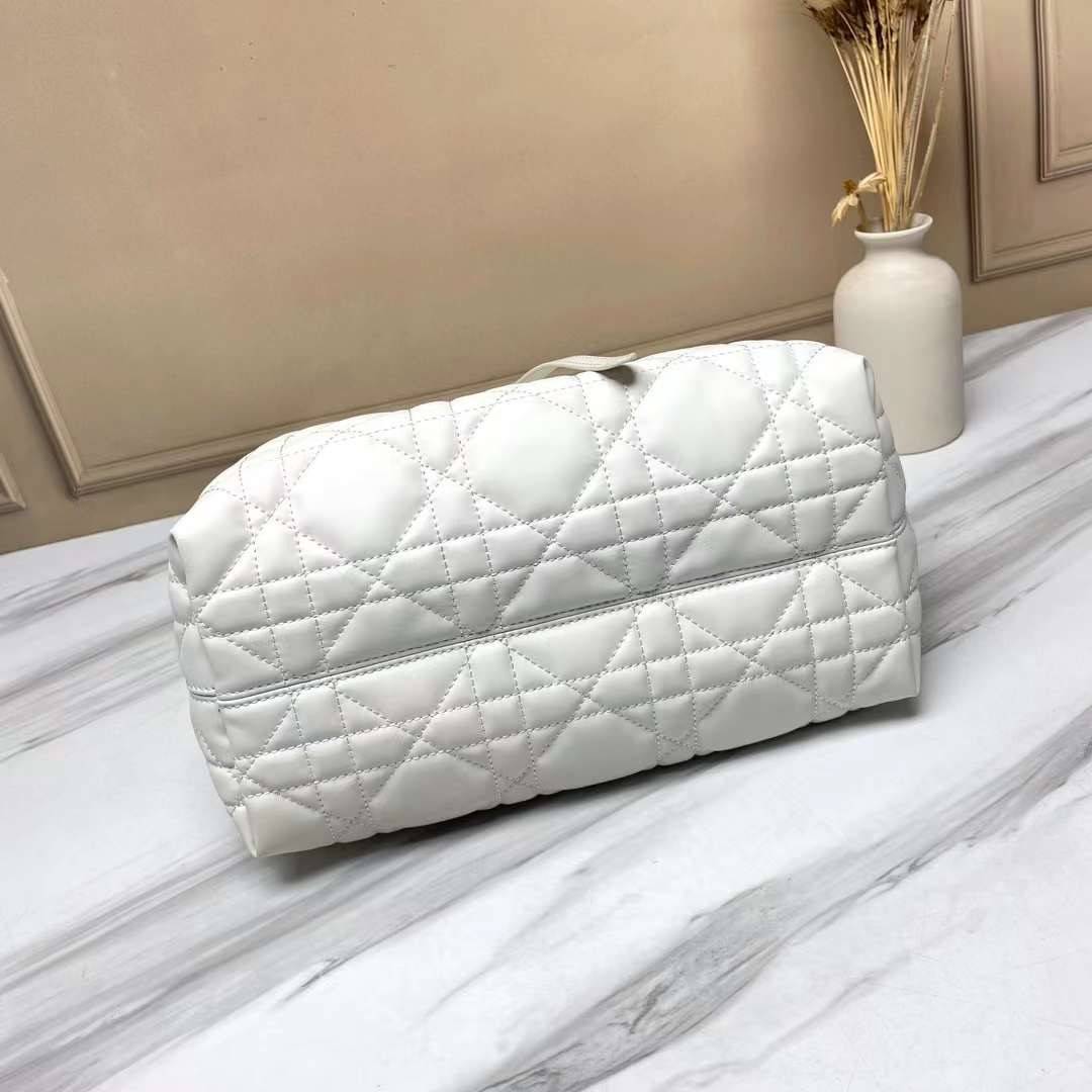 MEDIUM 30cm DIOR TOUJOURS BAG Macrocannage Calfskin / DIOR Tote Bag ออริ 1:1 พร้อมส่ง 5 สี กระเป๋าสะพายทรงโท้ท จุของได้เต็มที่ รูปทรงคลาสสิค หนังสวย หรูหราเกินราคา
