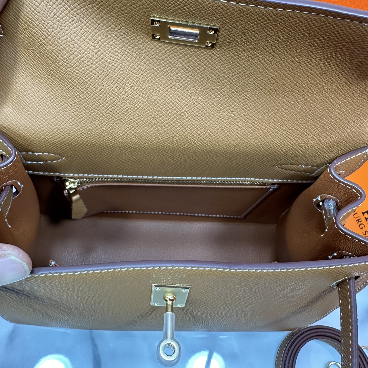 ORI หนังแท้ | Hermes Kelly 25cm กระเป๋าสะพายที่สุดแห่งหรูหราลัคชู นิยามของความสง่างามเหนือกาลเวลา แบรนด์เนมในฝัน งดงามดั่งเจ้าหญิง