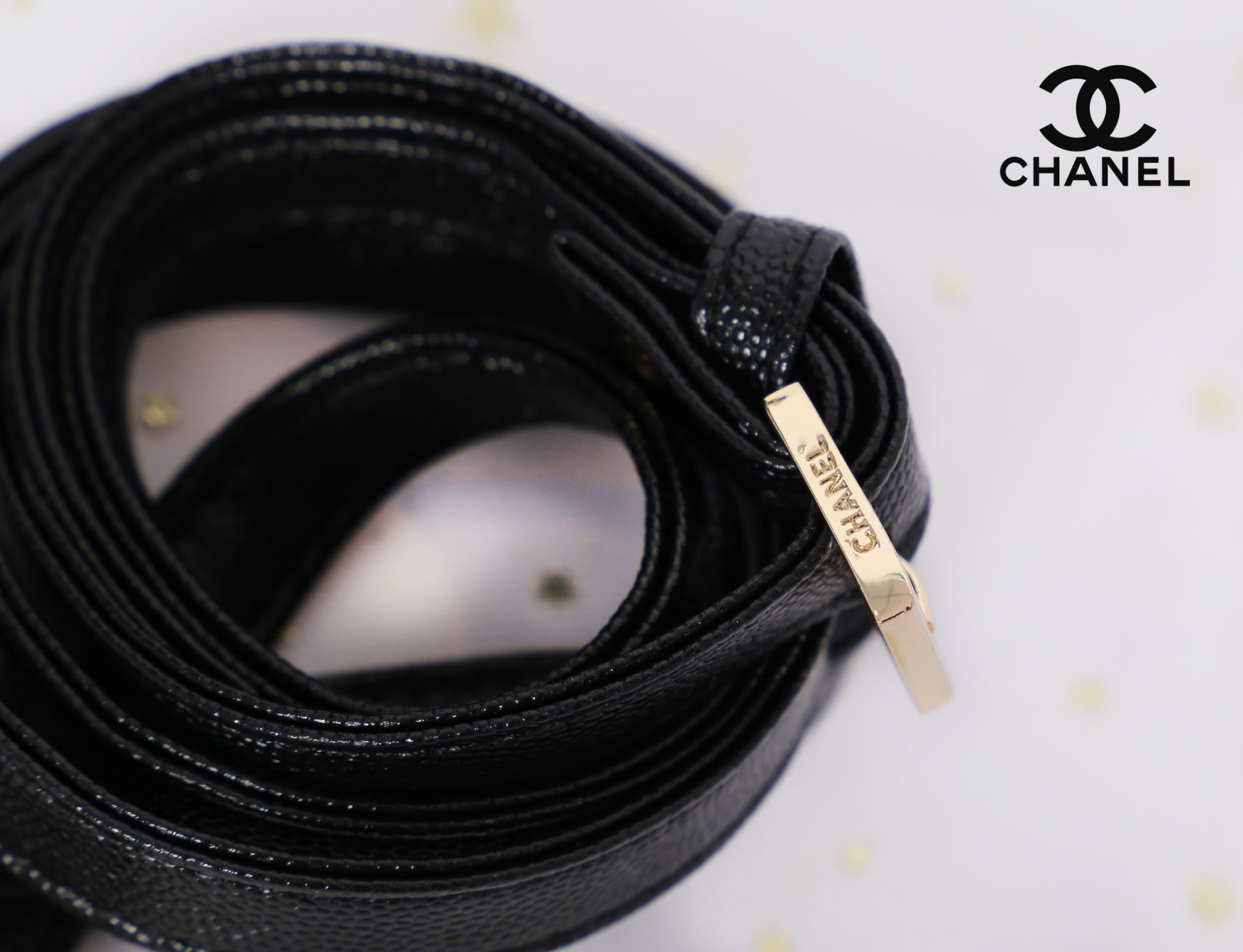 CHANEL Caviar Handbag Crossbody bag / Chanel Shoulder Bag With 2Straps กระเป๋าสะพาย หนังลายคาเวียร์ทั้งใบด้านหน้ามีโลโก้แบรนด์
