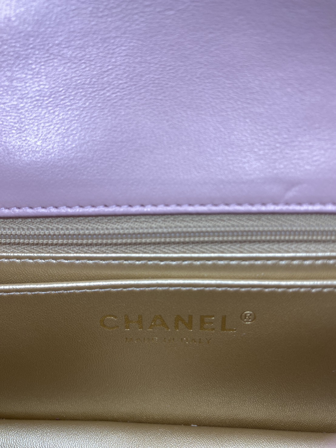 ORI หนังแท้ | Chanel Classic Flap Bag กระเป๋าสะพายรุ่นคลาสสิก สายประดับบอลโลโก้สวยหรูอะไหล่สีทองสวยงาม