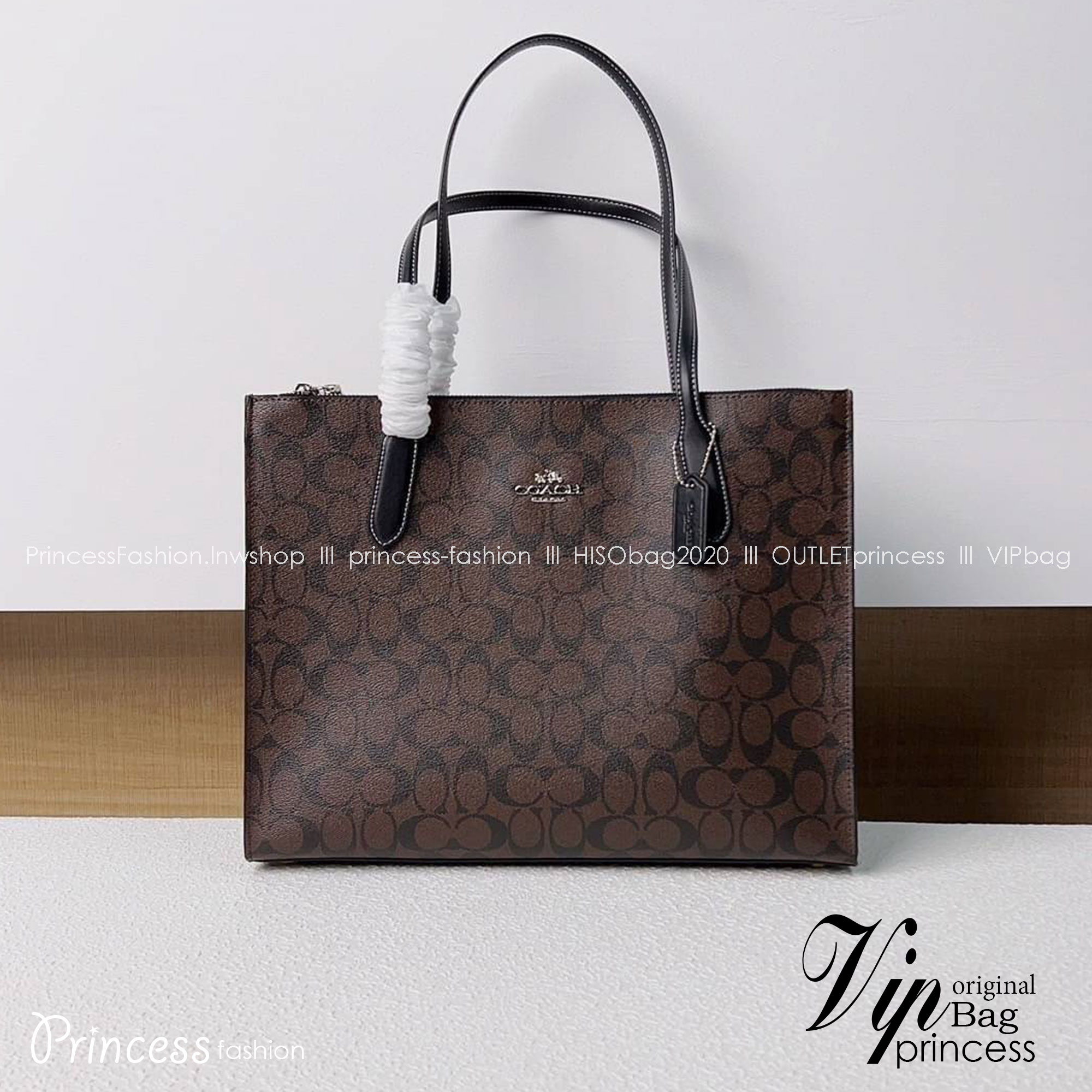 COACH NINA TOTE IN SIGNATURE CANVAS CL399 พร้อมส่ง 2 สี กระเป๋าโท้ทสะพายไหล่ ใบใหญ่ คอลเลคชั่นใหม่ ตอบโจทย์คนที่ชอบใส่ของเยอะๆได้อย่างดี ดีไซน์รูปทรงคลาสสิค เรียบหรู