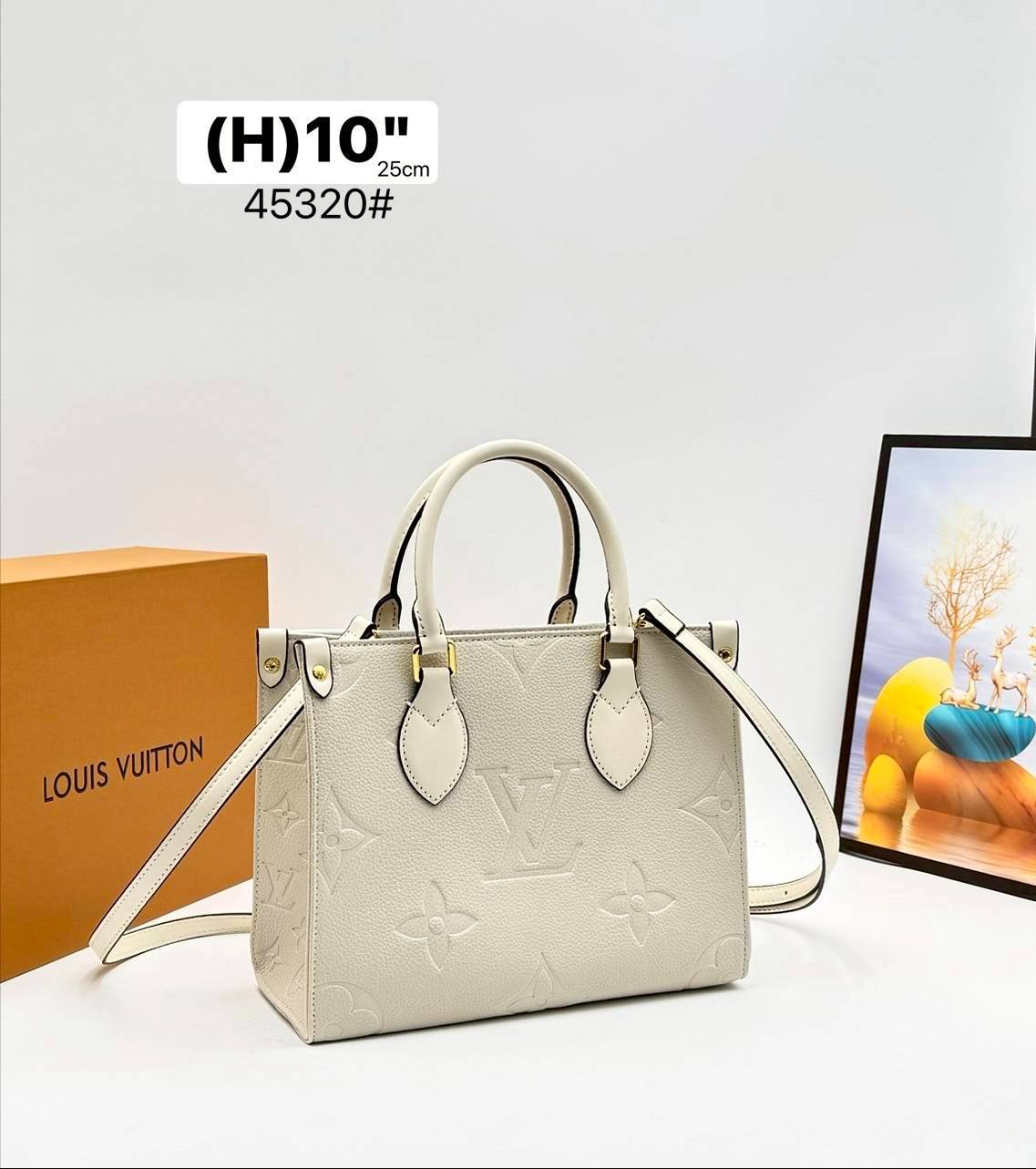 LV OnTheGo PM bag / LV onthego pm bicolor tote bag กระเป๋าทรงโท้ทที่ใครเห็นต้องเป็นคลั่งรัก ยอดฮิต คลาสสิค ผู้ดี หรูหราได้ทุกลุค ทุกสไตล์ มาพร้อมหูจับในตัว คล้องแขนก็ดูแพง หรือจะเกี่ยวสายครอสสะพายก็อัพลุคได้เลย