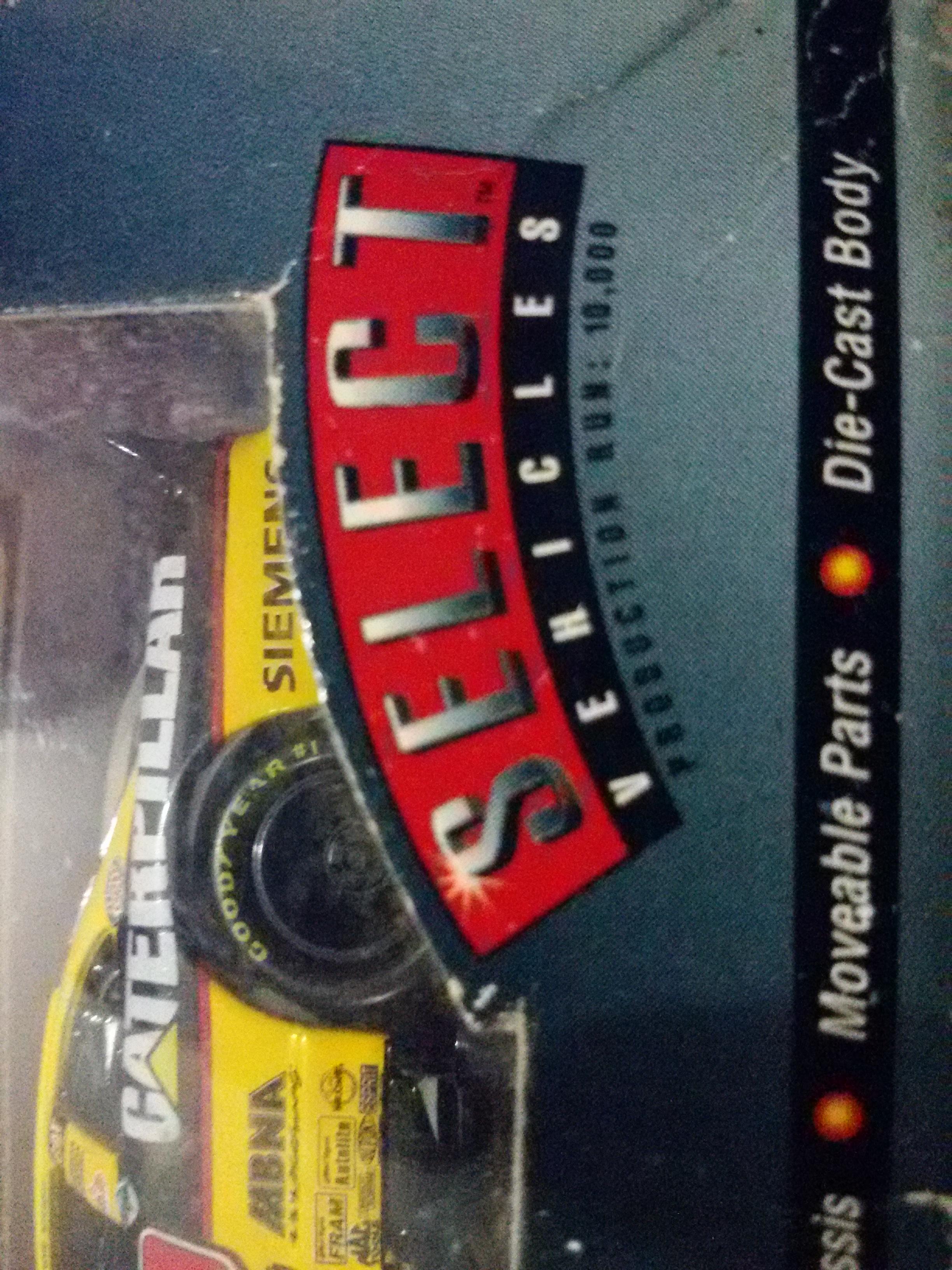 รถเหล็ก Hot Wheels Racing - NASCAR - Select Vehicles - CAT (Caterpillar) #22 - 1:43 Scale