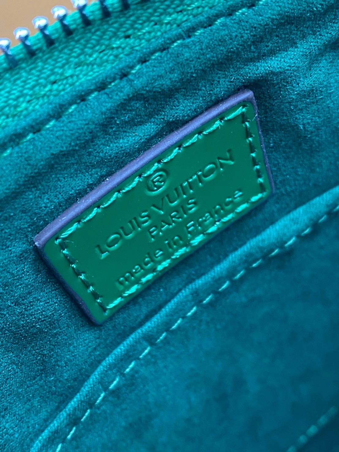 RI หนังแท้ | LV Alma BB bag handbag Epi grained leather กระเป๋าสะพาย/กระเป๋าถือ คลาสสิกเหนือกาลเวลา หนัง Epi มีลวดลายเฉพาะและสีสวยงามทั้งใบ