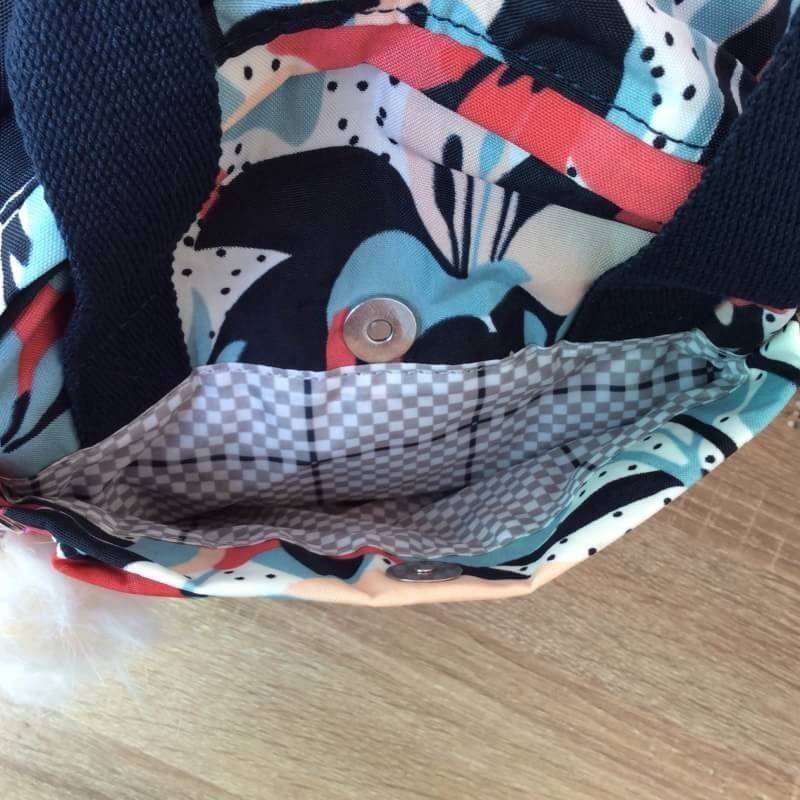 Kipling Mini Backpack K12688 กระเป๋าขนาดมินิ ใช้งานได้ถึง 3 แบบ ปรับเป็นเป้สะพายหลัง สะพายข้าง และมีหูหิ้ว ลวดลายสวยน่ารัก มีช่องเก็บหลายช่องแยกเก็บของจุกจิก ด้านข้างมีช่องโล่งไว้ใส่ขวดน้ำหรือของที่ต้องหยิบใช้บ่อยครั้ง สะพายได้กับสาวทุกลุคเลยค่ะ ไม่ควรพลา