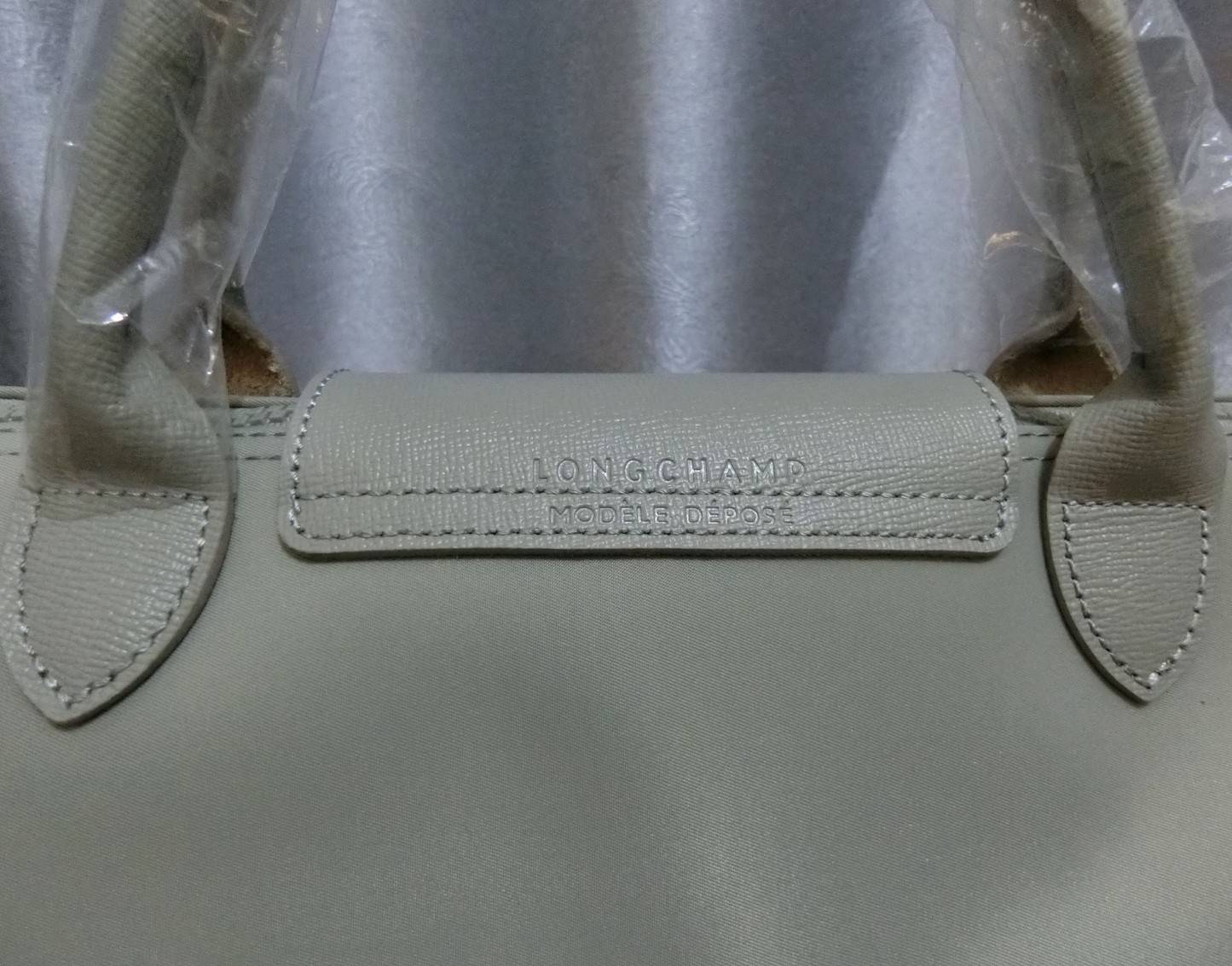 กระเป๋า Longchamp Le Pliage Neo Size M สินค้าใหม่ ของแท้เท่านั้น!!เป็นล็อตผลิตเกินออเดอร์จากโรงงาน มาพร้อมการ์ด/ถุงผ้าแบรนด์/ถุงกระดาษแบรนด์