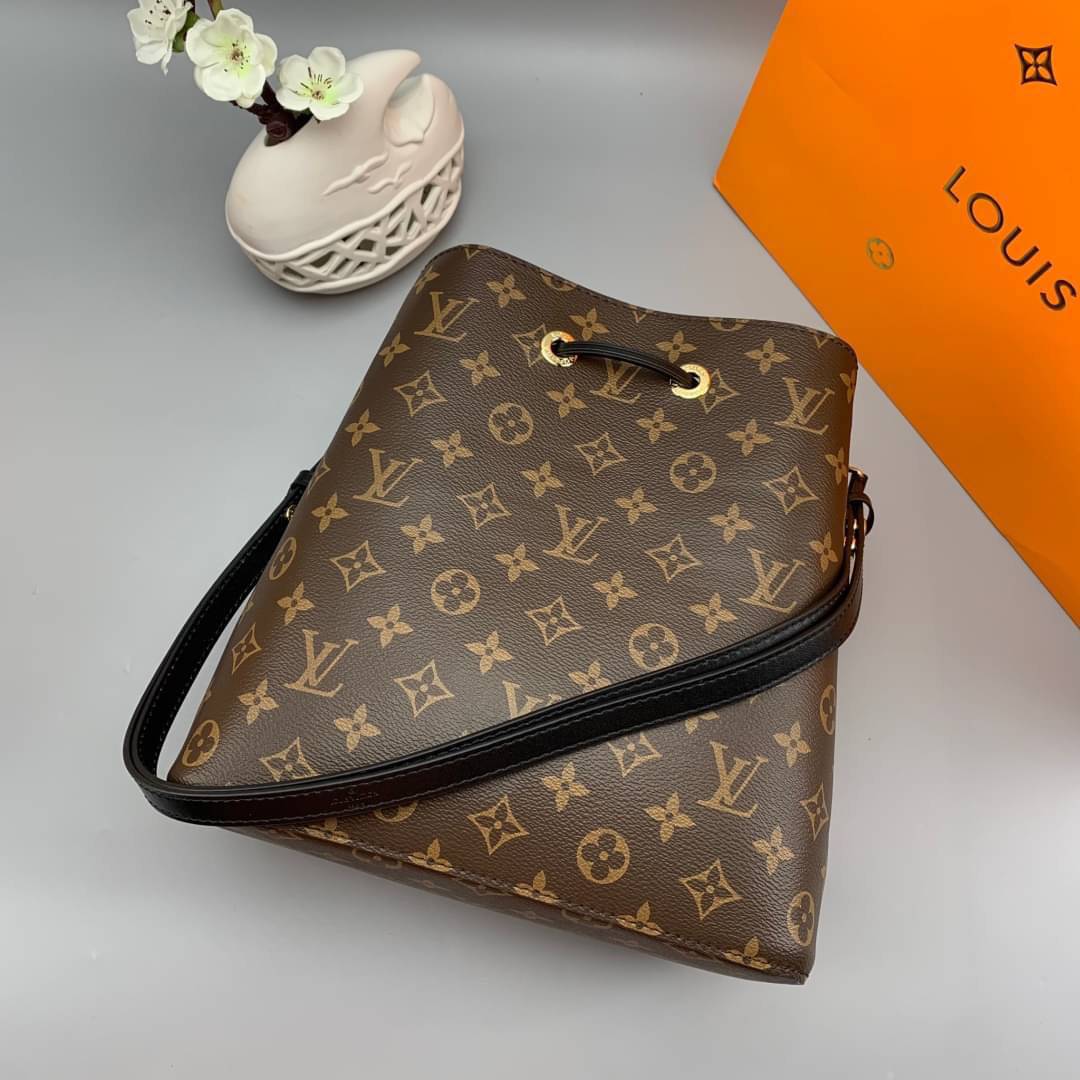 LOUIS VUITTON NEONOE MM งานหนังแท้ สวยคมทุกมุมมอง ภาพสินค้าถ่ายจากงานจริง ORIGINAL GRADE เกรดสลับใบจริง