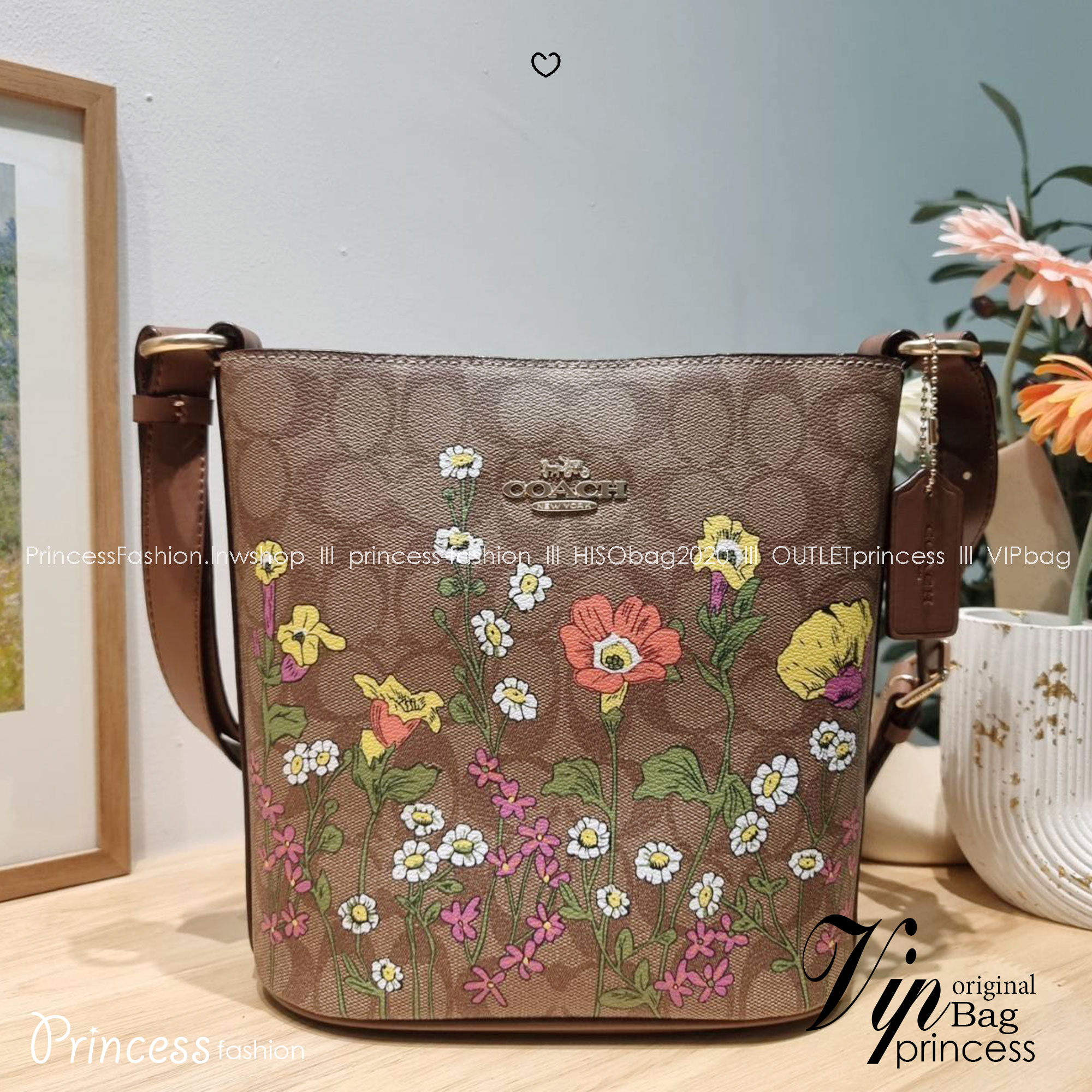 COACH CR155 SOPHIE BUCKET BAG IN SIGNATURE CANVAS WITH FLORAL PRINT กระเป๋าทรงบัคเก็ต ที่มีดีไซน์ลวดลายดอกไม้น่ารักน่าใช้ เกรดท็อปออริ 1:1 สลับแท้