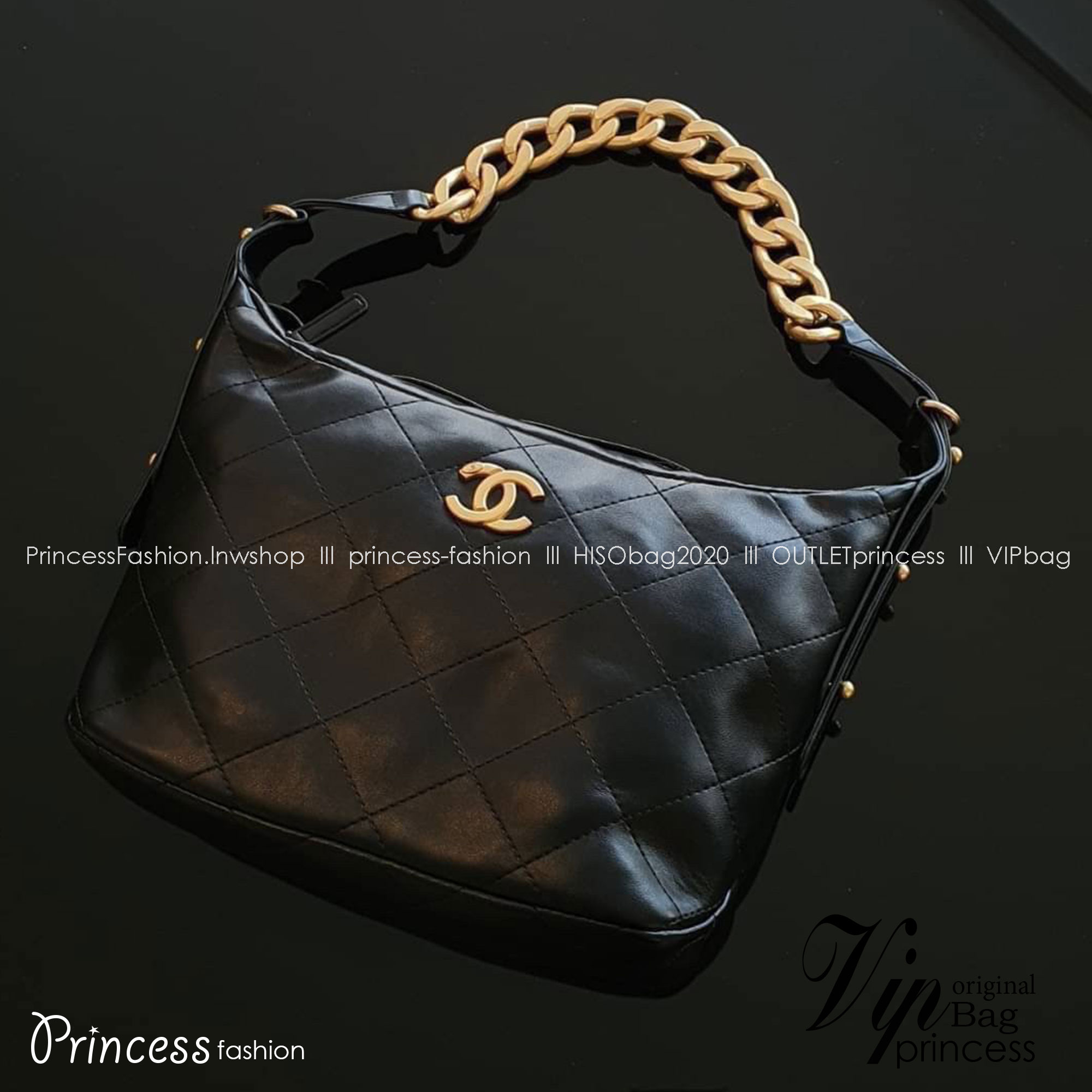 Chanel Hobo Bag รุ่นใหม่ล่าสุด ทรงที่สาวๆรอคอย CHANEL LEATHER TOTE BAG ทรงสวยเรียบหรู เนื้อหนาดีมาก อะไหล่ทองวินเทจ ประดับโลโก้แบรนด์สุดหรู