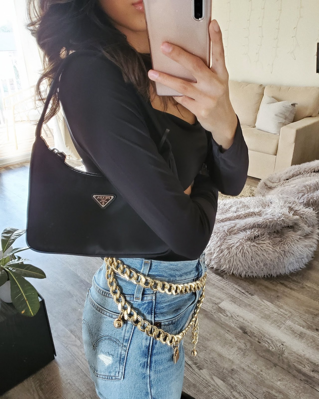 Prada Re-Edition Symbole jacquard Bag / Prada hobo shoulder bag กระเป๋าพราด้าสะพายไหล่ ลายมาใหม่ อะไหล่สีเงิน แมทง่ายได้ทุกลุค ไอเท็มสุดปัง ที่ฮิตตลอดกาลไม่ว่าจะปีไหนๆ จัดให้ครบทั้งสีขายดีและสีใหม่ล่าสุด ที่สายคุณหนูห้ามพลาด!! กับกระเป๋าสะพายทรงคลาสสิค เห