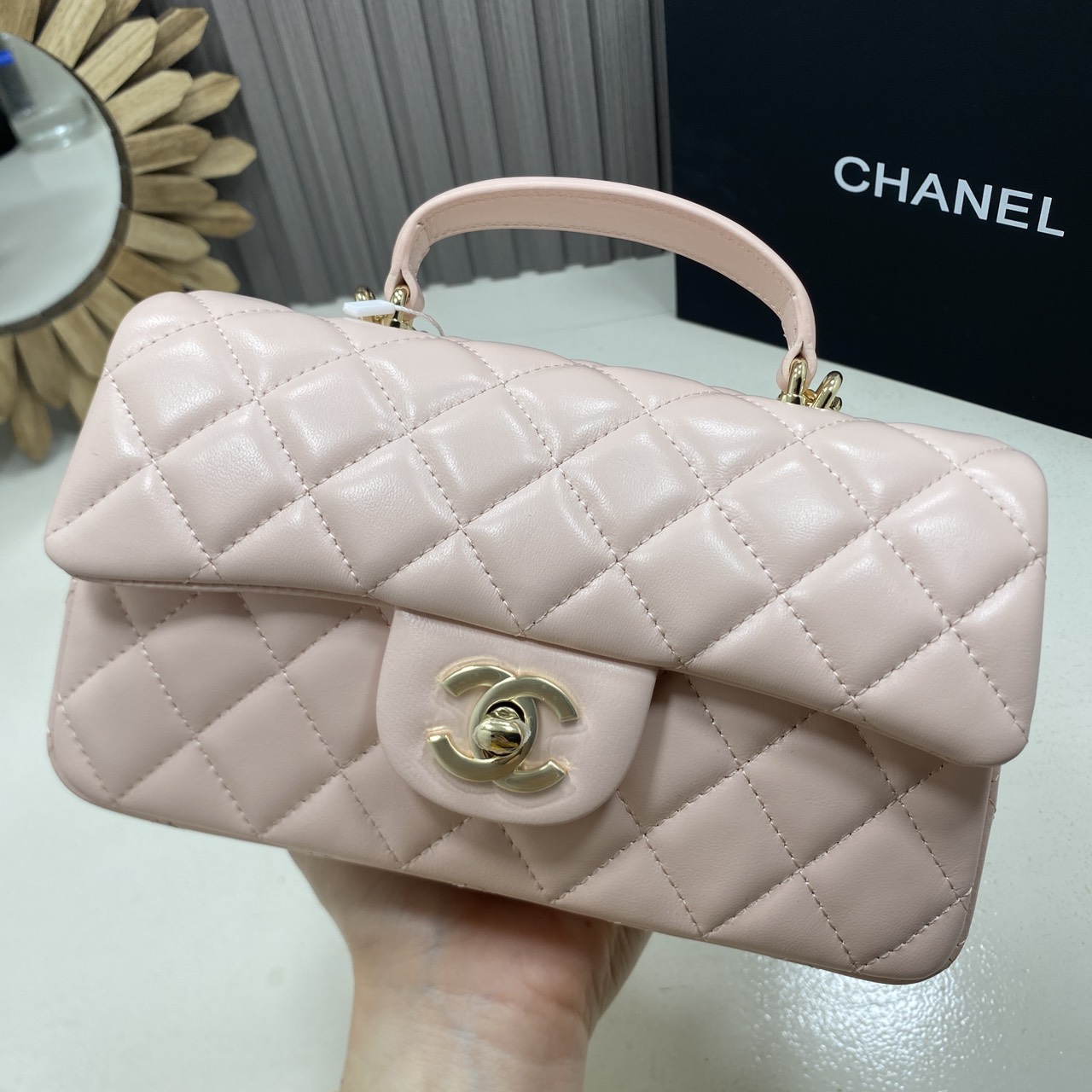 ORI หนังแท้ | CHANEL Classic Flap Bag TopHandle 20cm กระเป๋าสะพายคคลาสสิกพร้อมหูจับ หรูหราระดับตำนาน สวยงามเหนือกาลเวลา