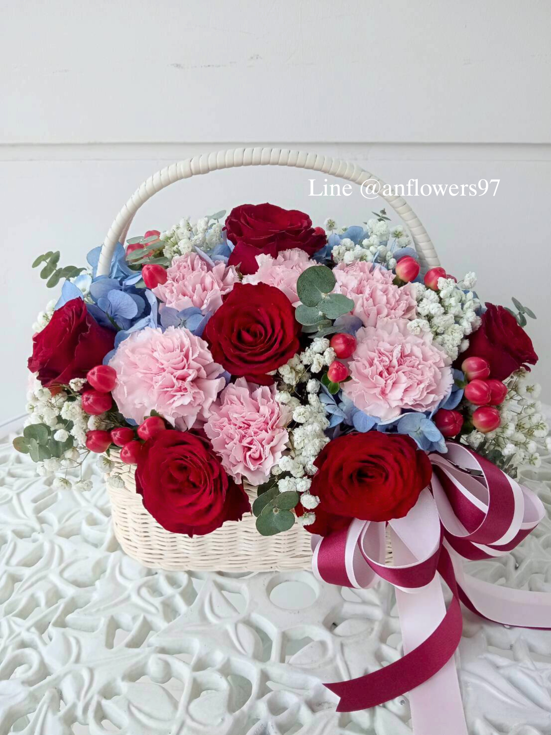 กระเช้าดอกไม้สด กระเช้าดอกไม้ Flower basket ตระกร้าดอกไม้